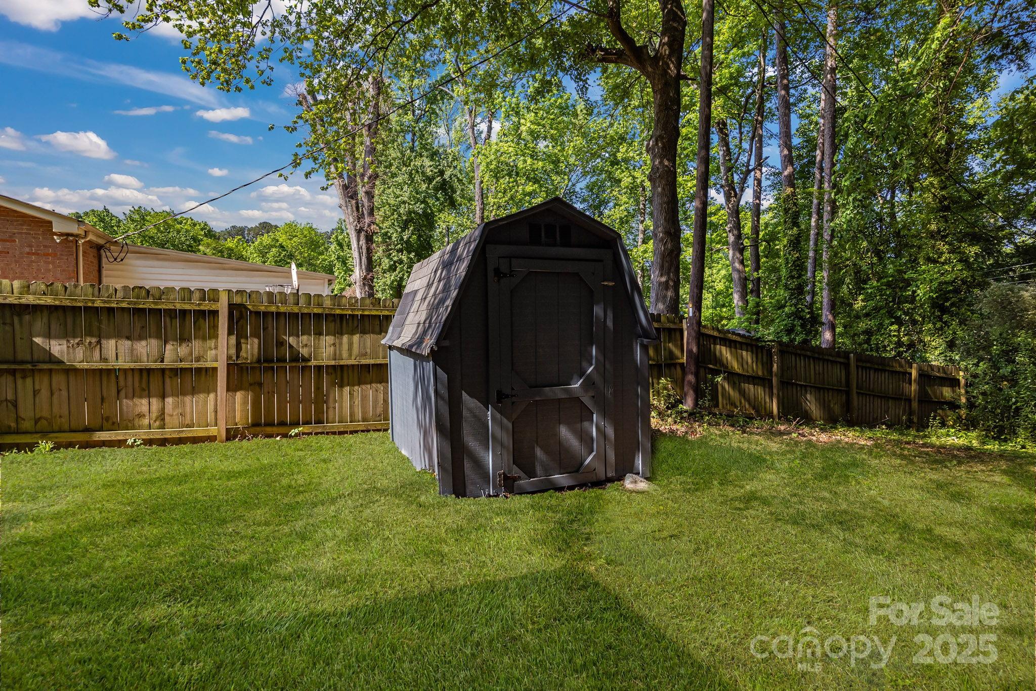 3637 Glenville Avenue Property Photo 16