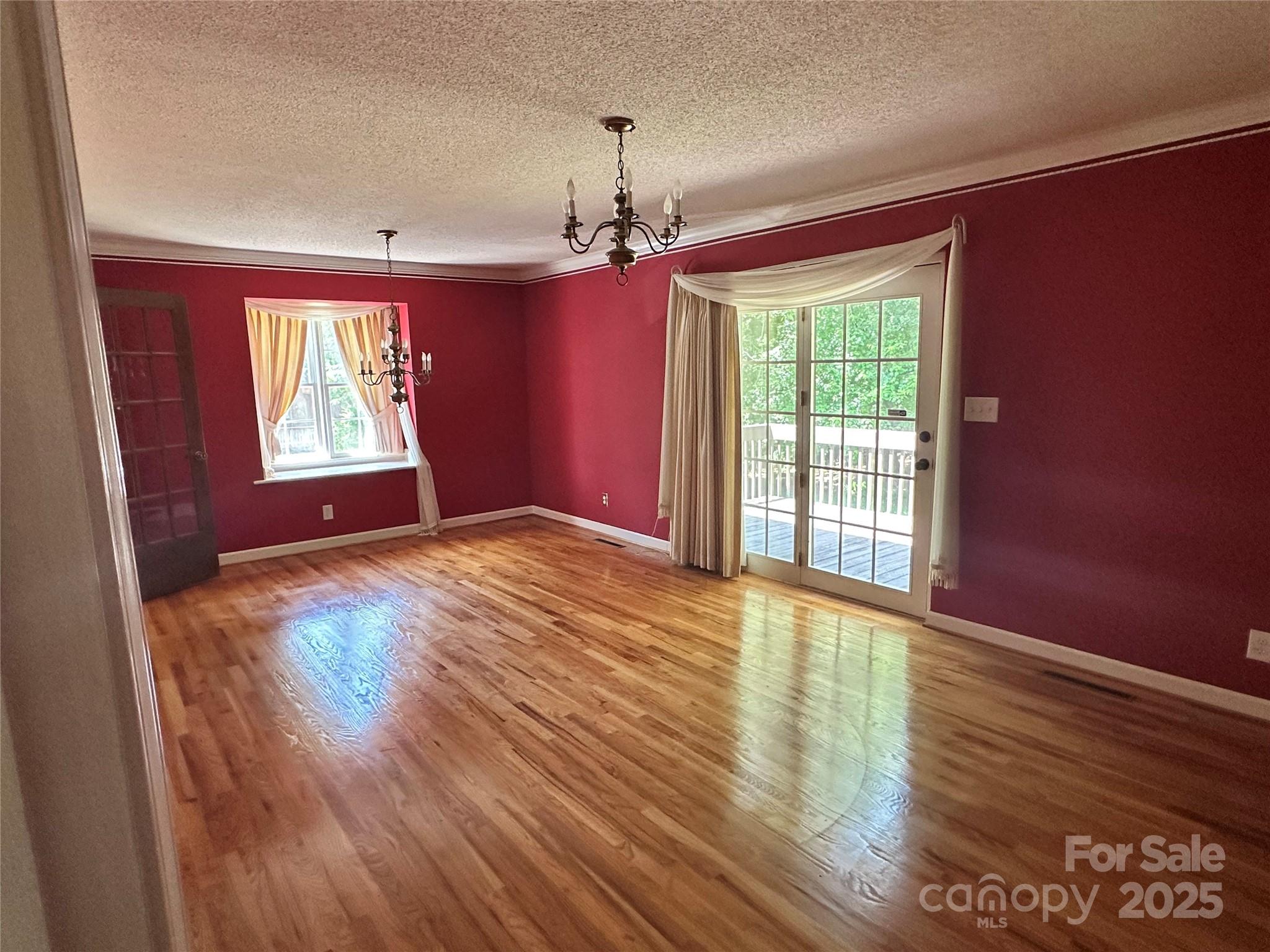5495 Valley Run Street Property Photo 2