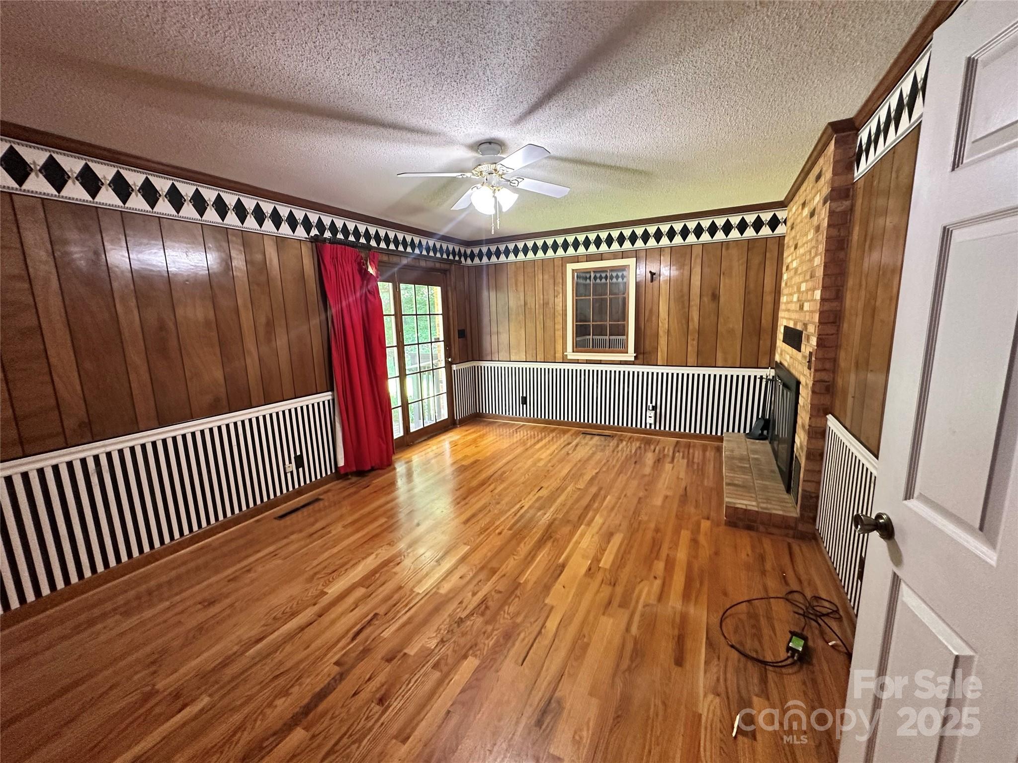 5495 Valley Run Street Property Photo 4