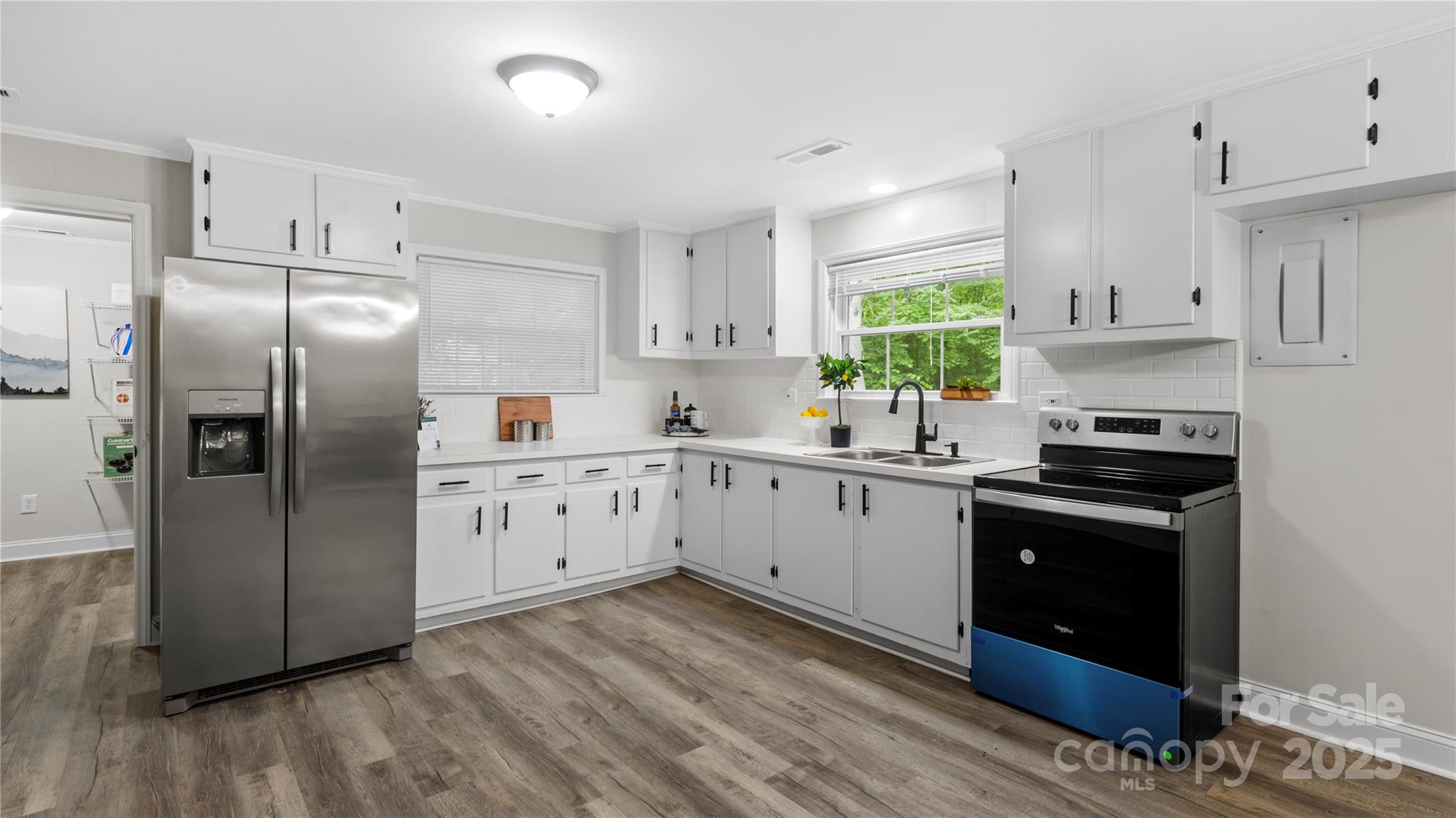 7860 Henry Harris Road Property Photo 6