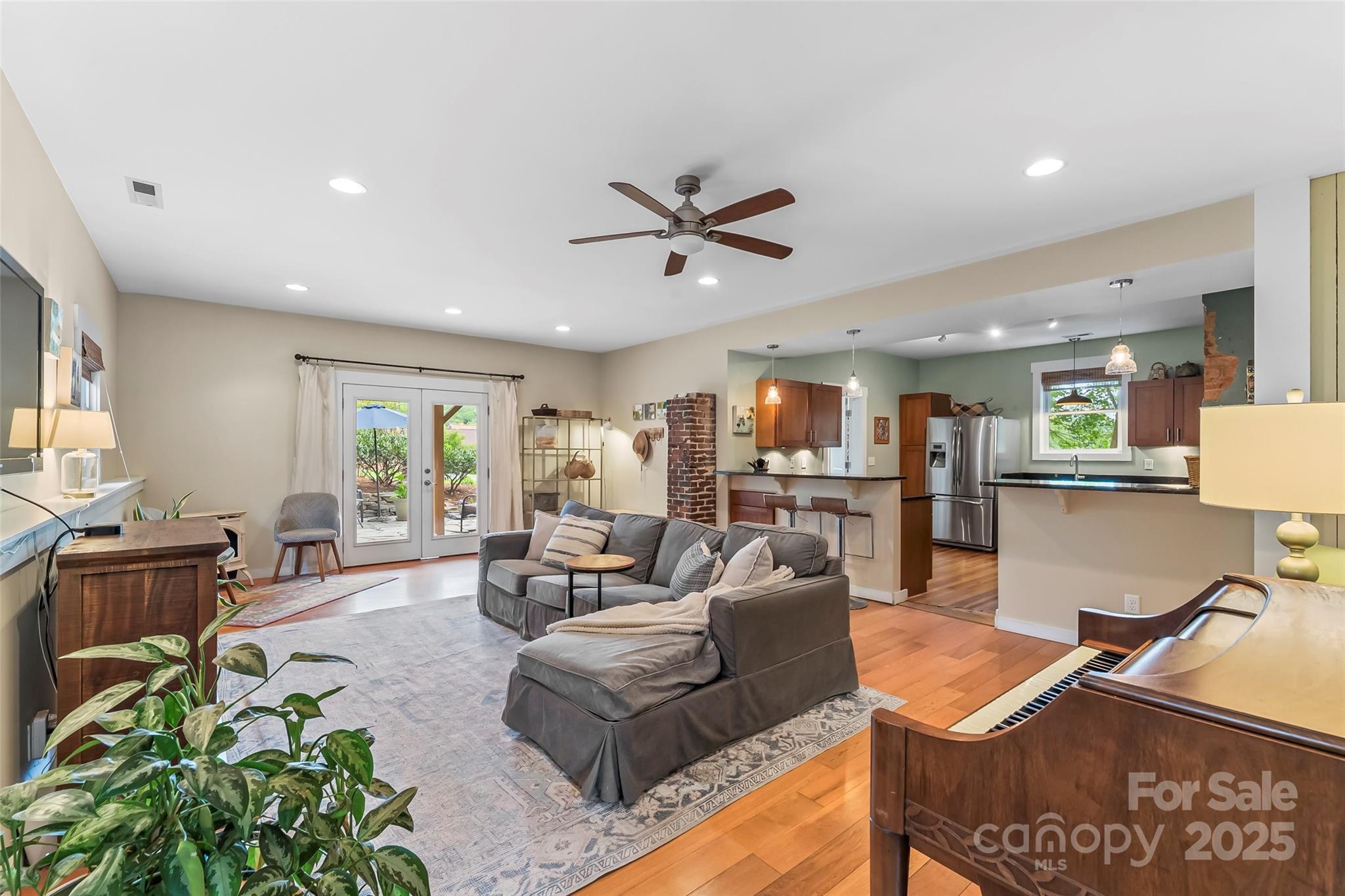 15 Forsythe Street Property Photo 5