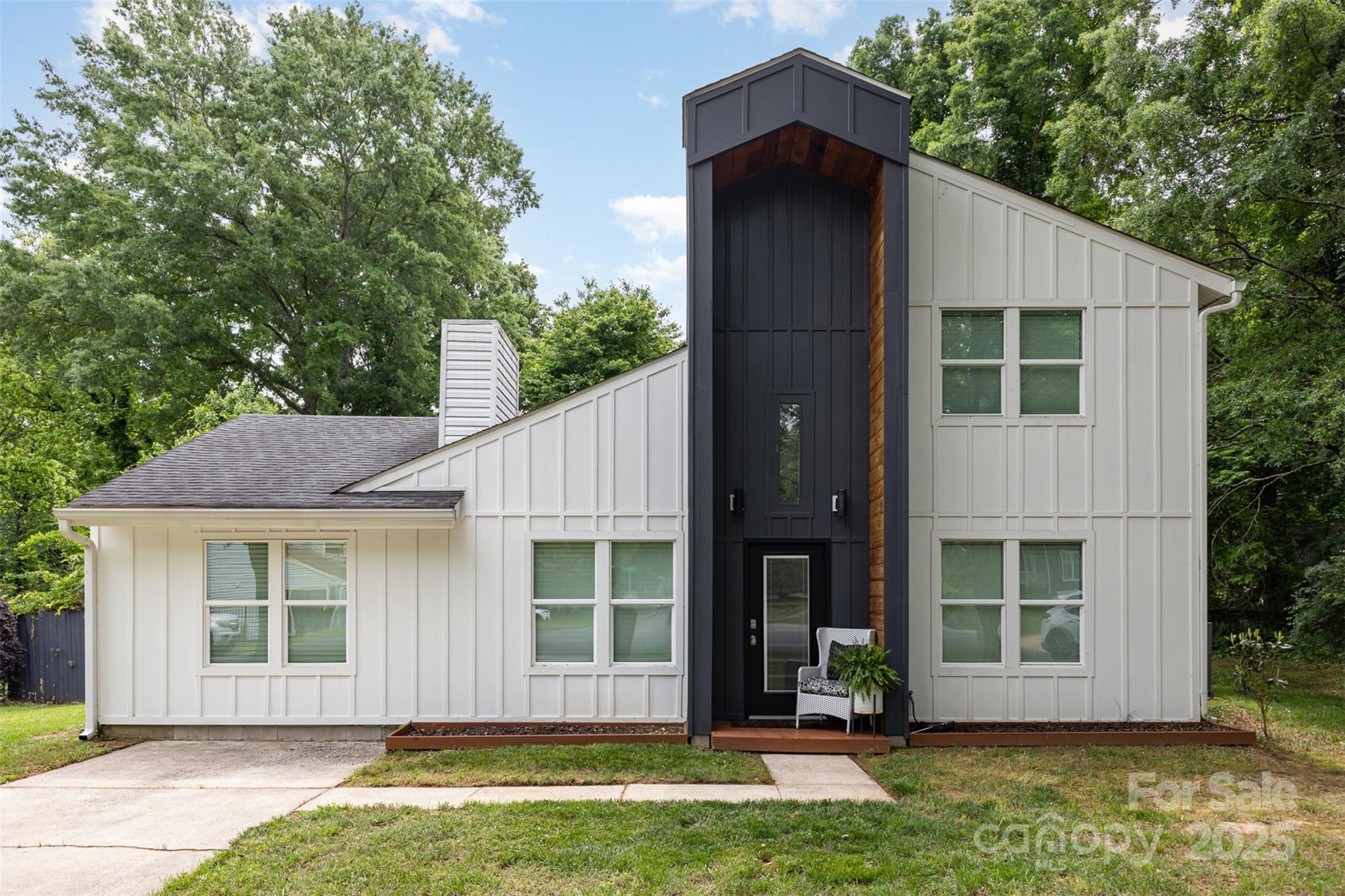 6824 Cortez Trail Property Photo 1