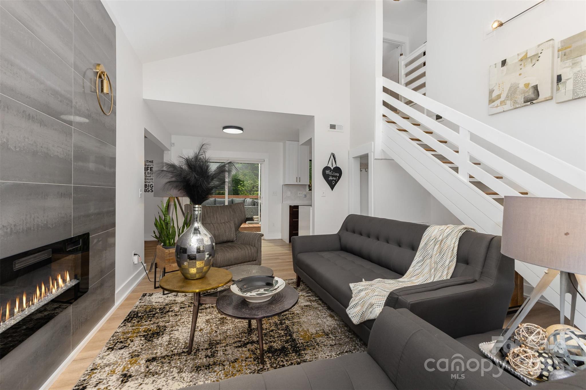 6824 Cortez Trail Property Photo 5