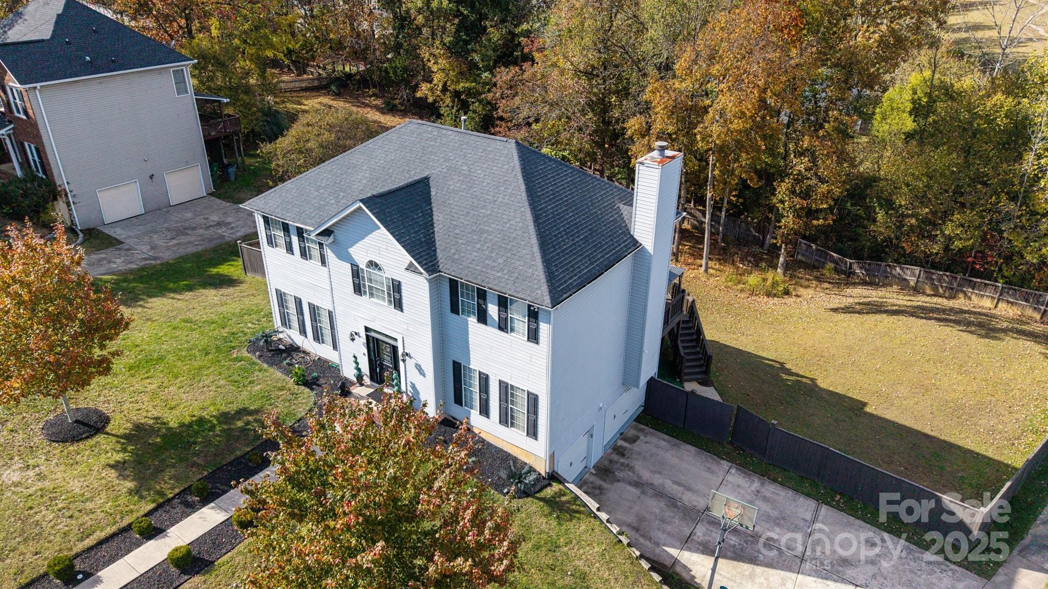 12304 Sandringham Place Property Photo 5