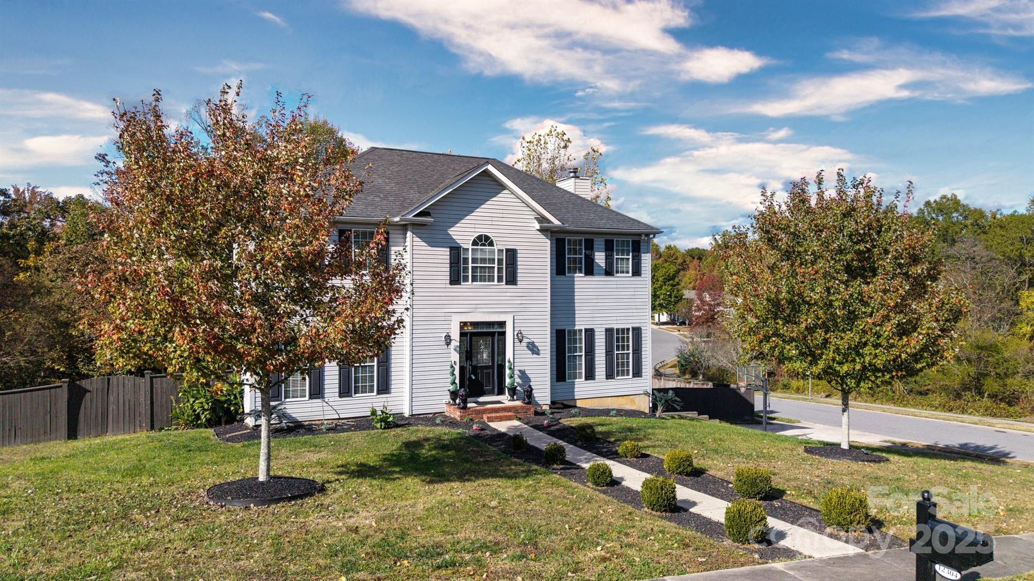 12304 Sandringham Place Property Photo 7