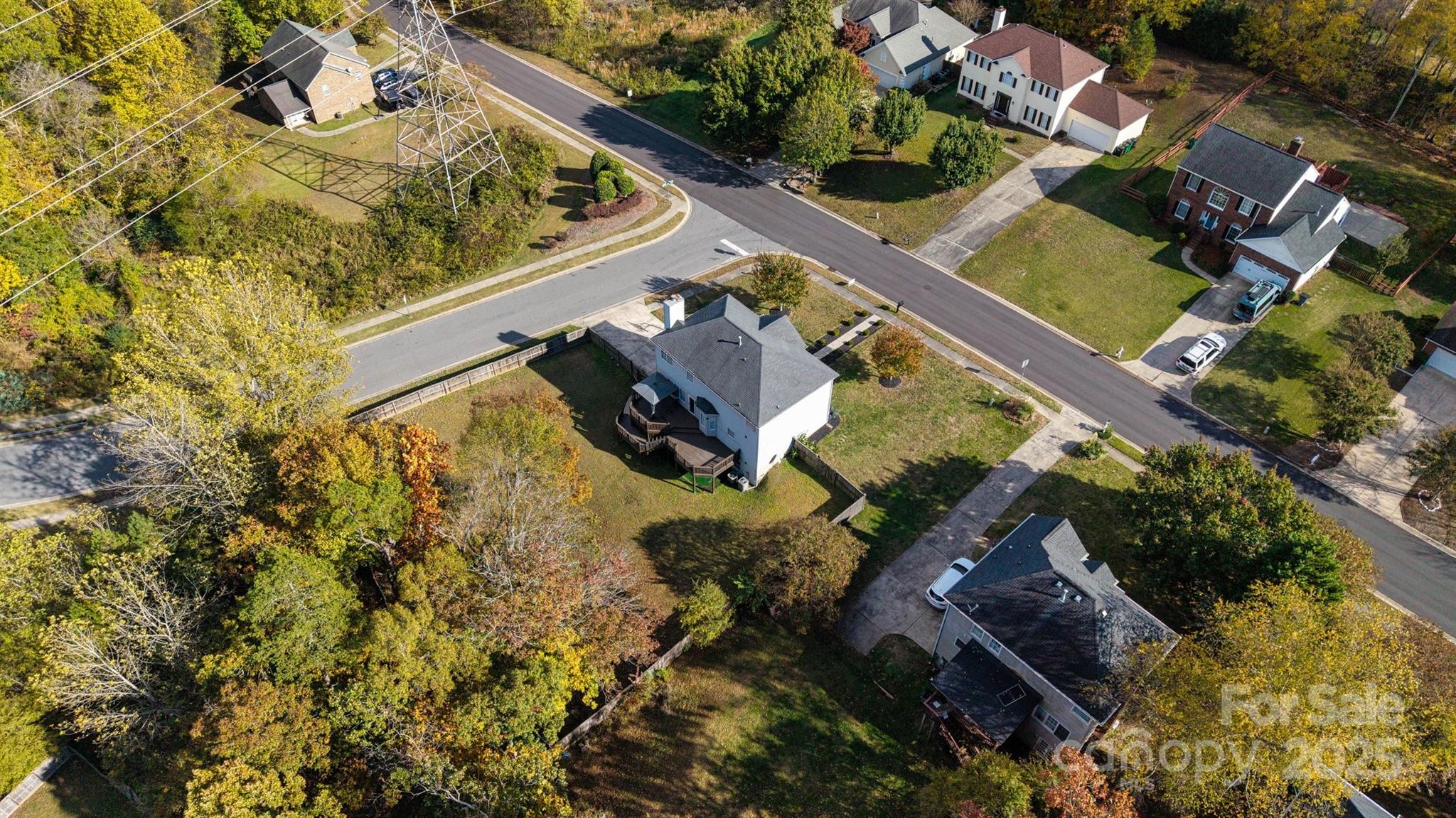 12304 Sandringham Place Property Photo 16