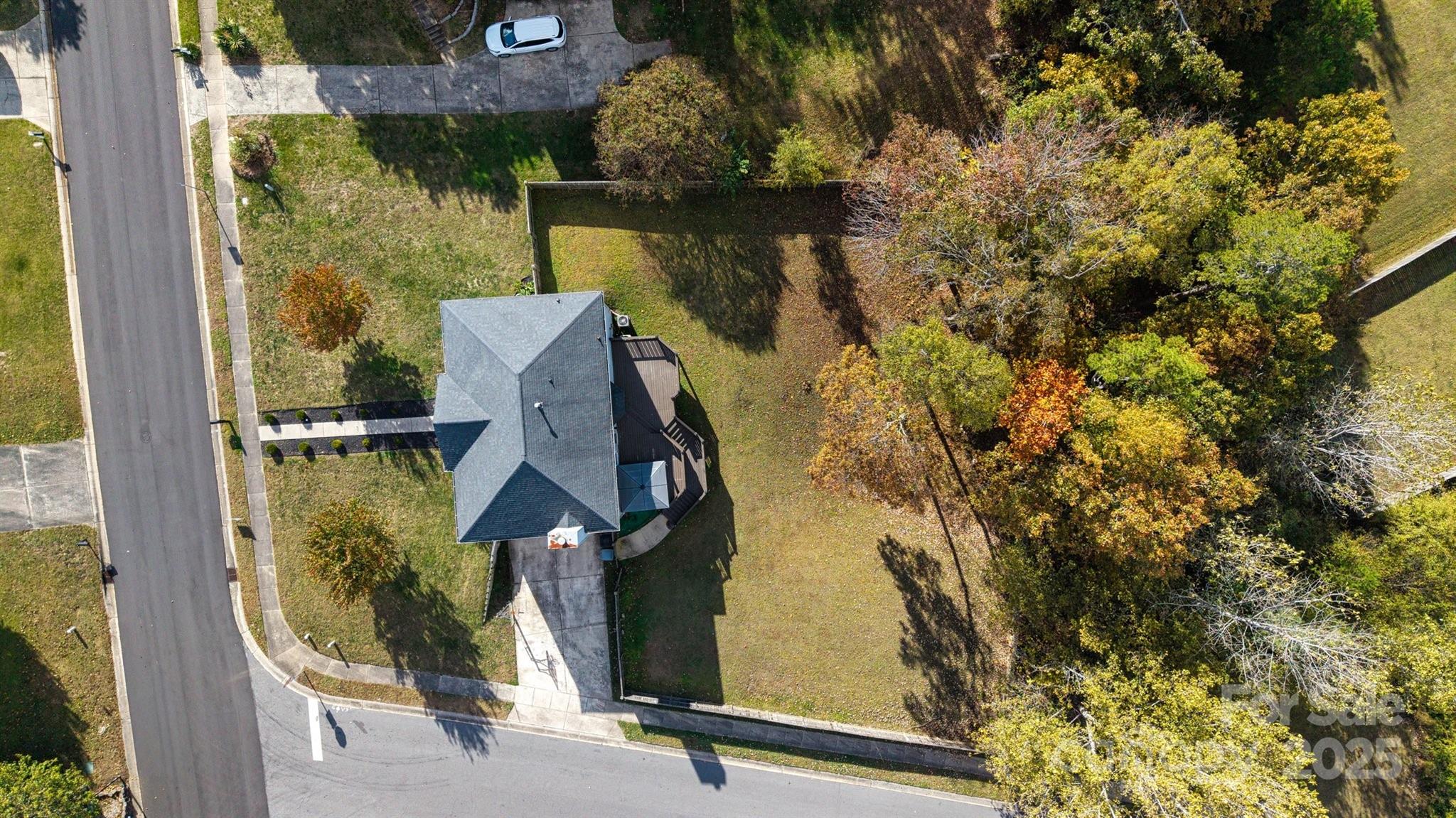 12304 Sandringham Place Property Photo 17