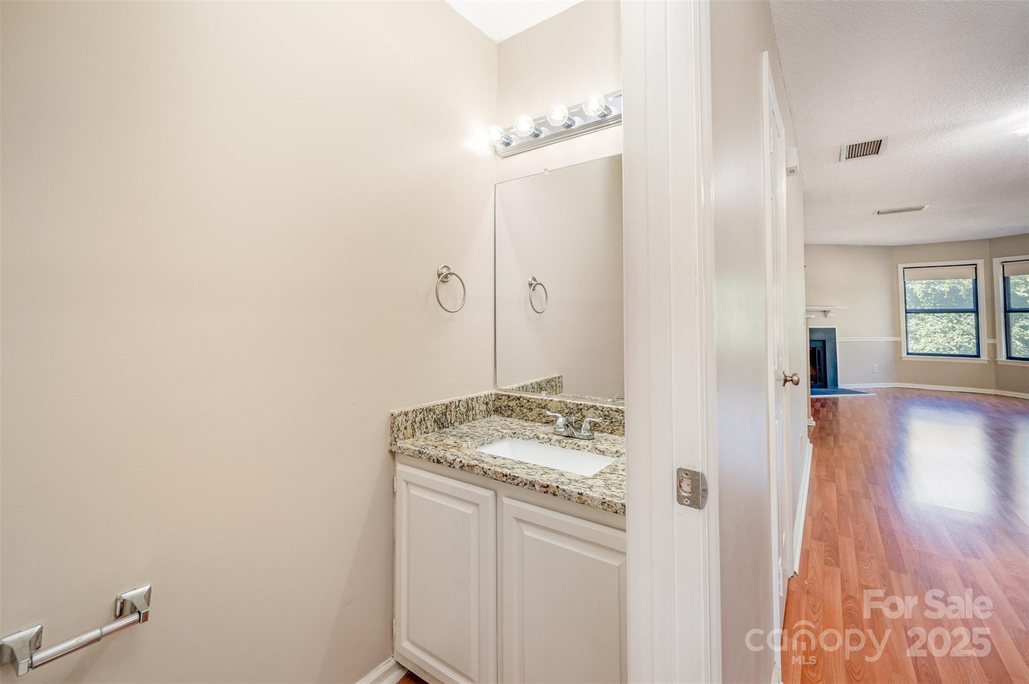 216 S Clarkson Street E Property Photo 7