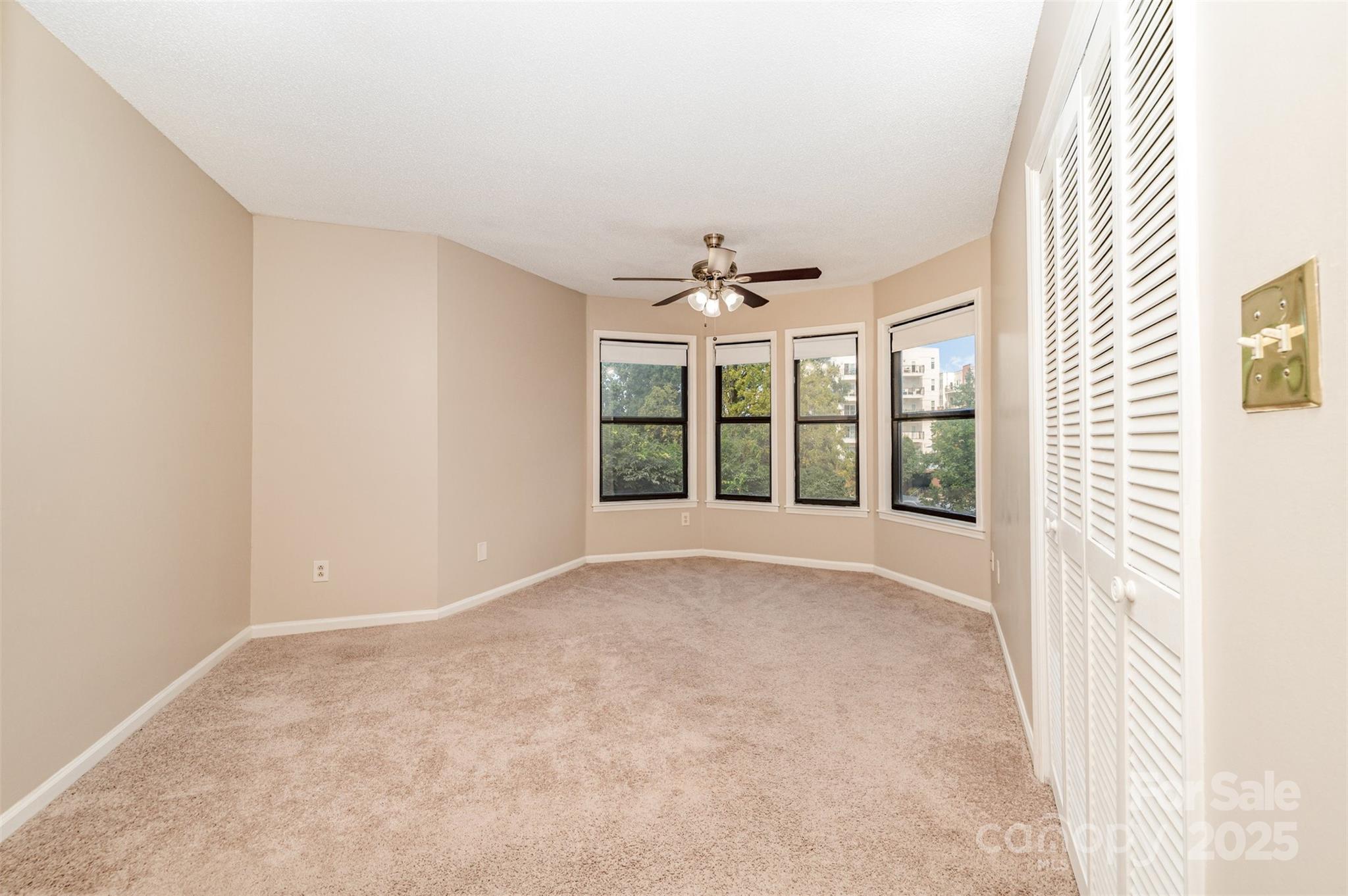 216 S Clarkson Street E Property Photo 11