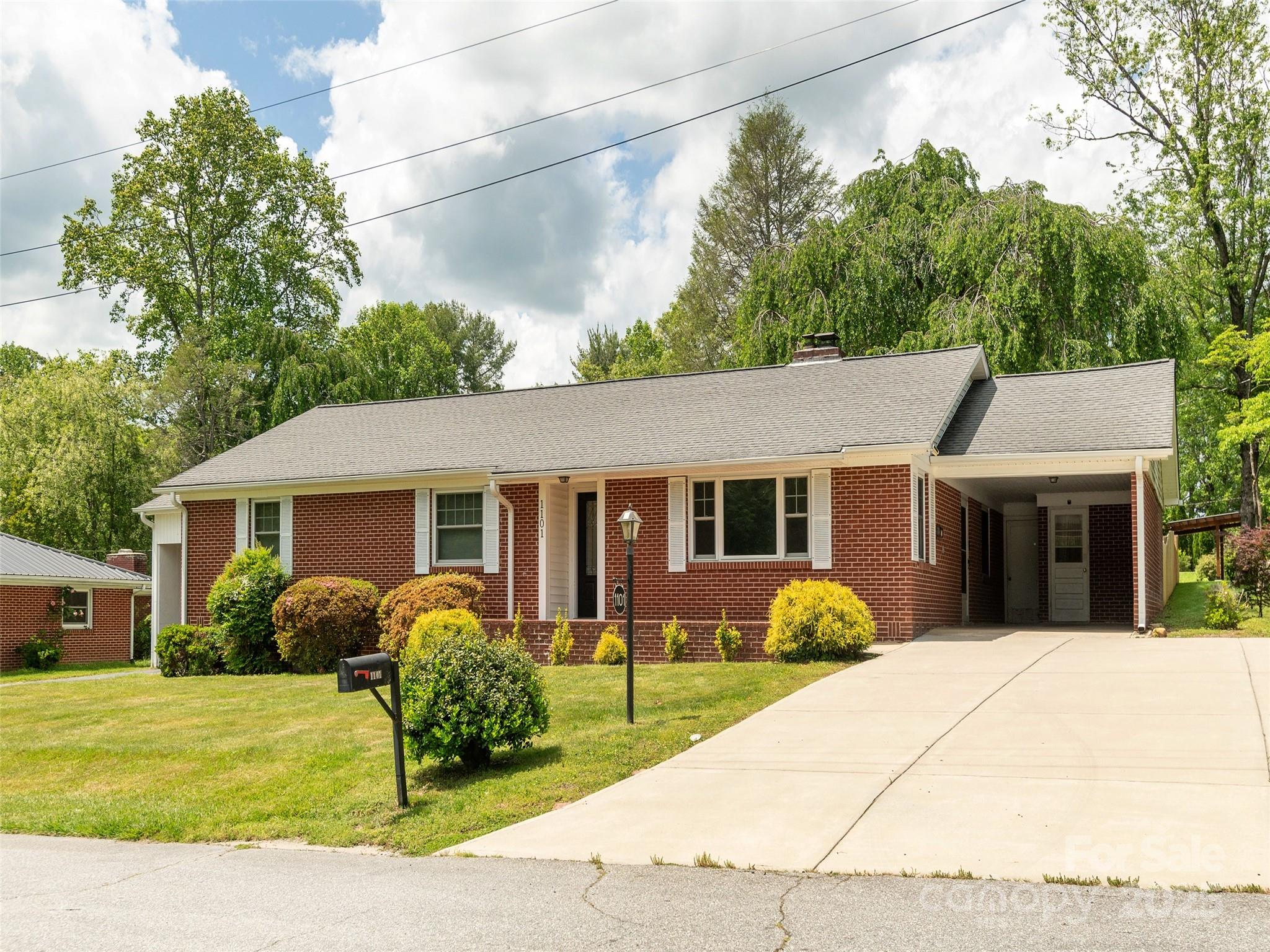 1101 Cherokee Drive Property Photo 1