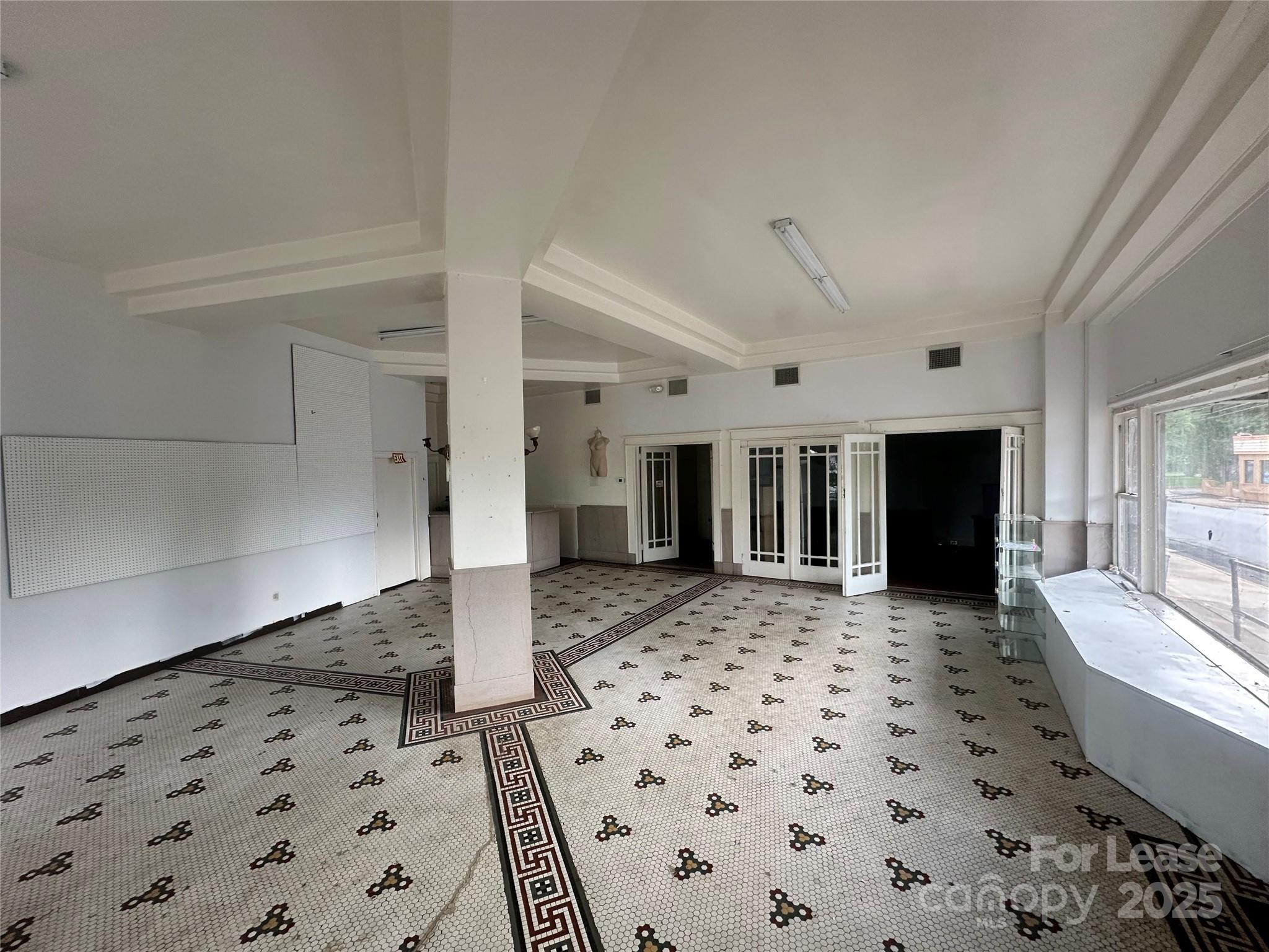 135 E Main Avenue Property Photo 14