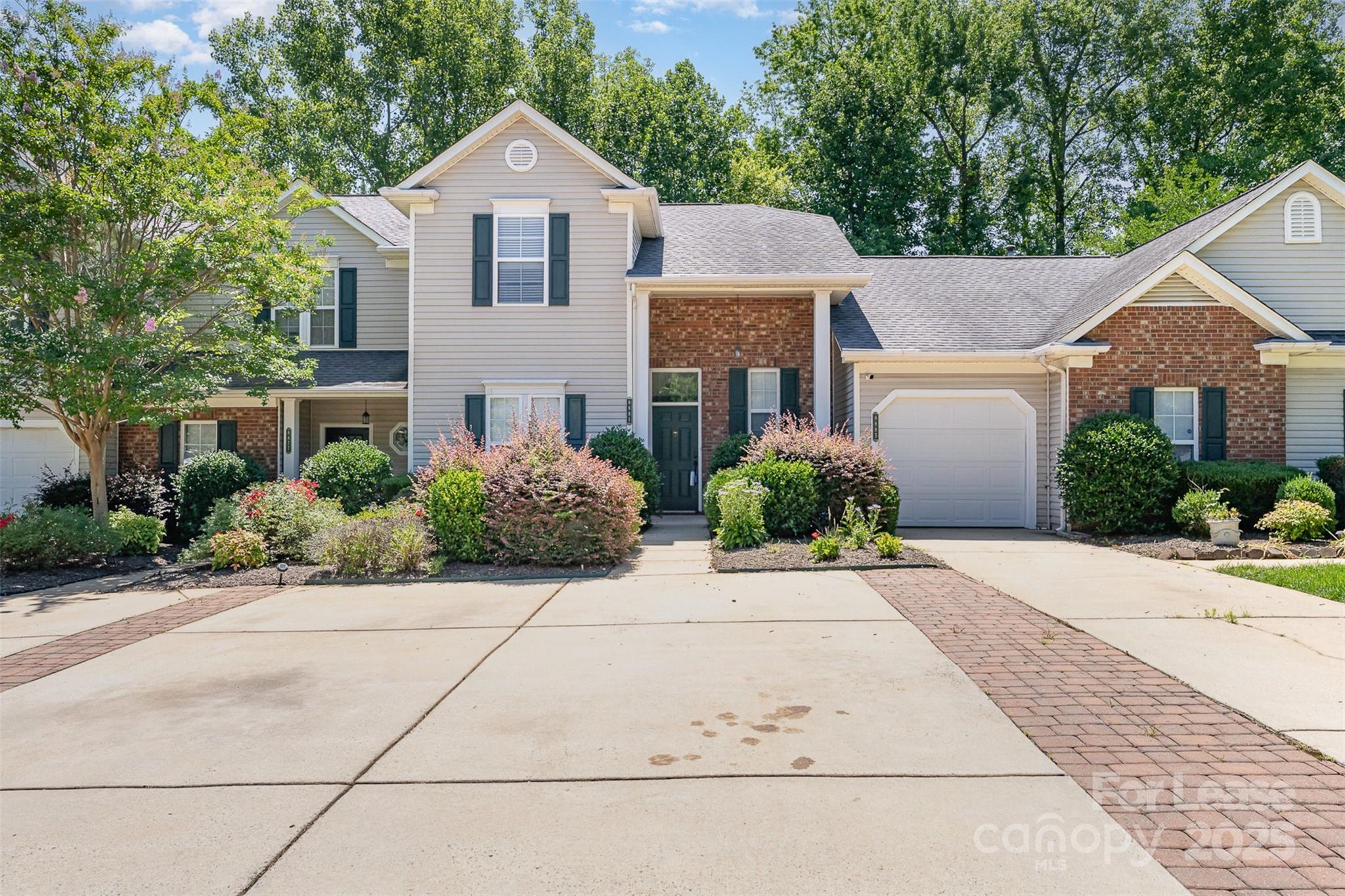 8881 Cinnabay Drive Property Photo 1