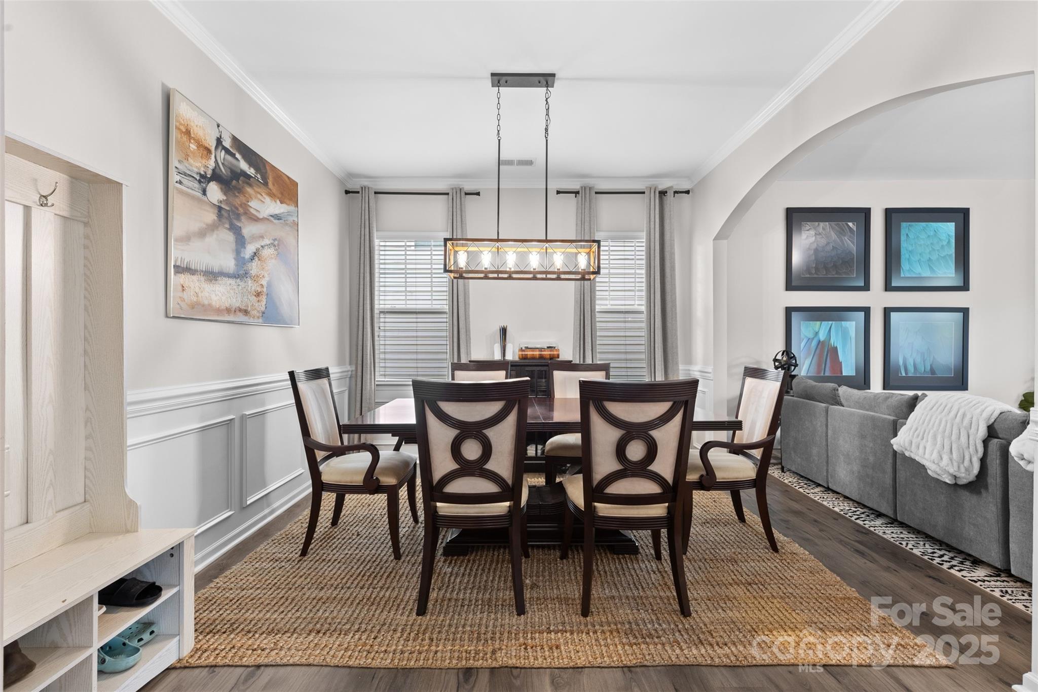 2042 Newport Drive Property Photo 5