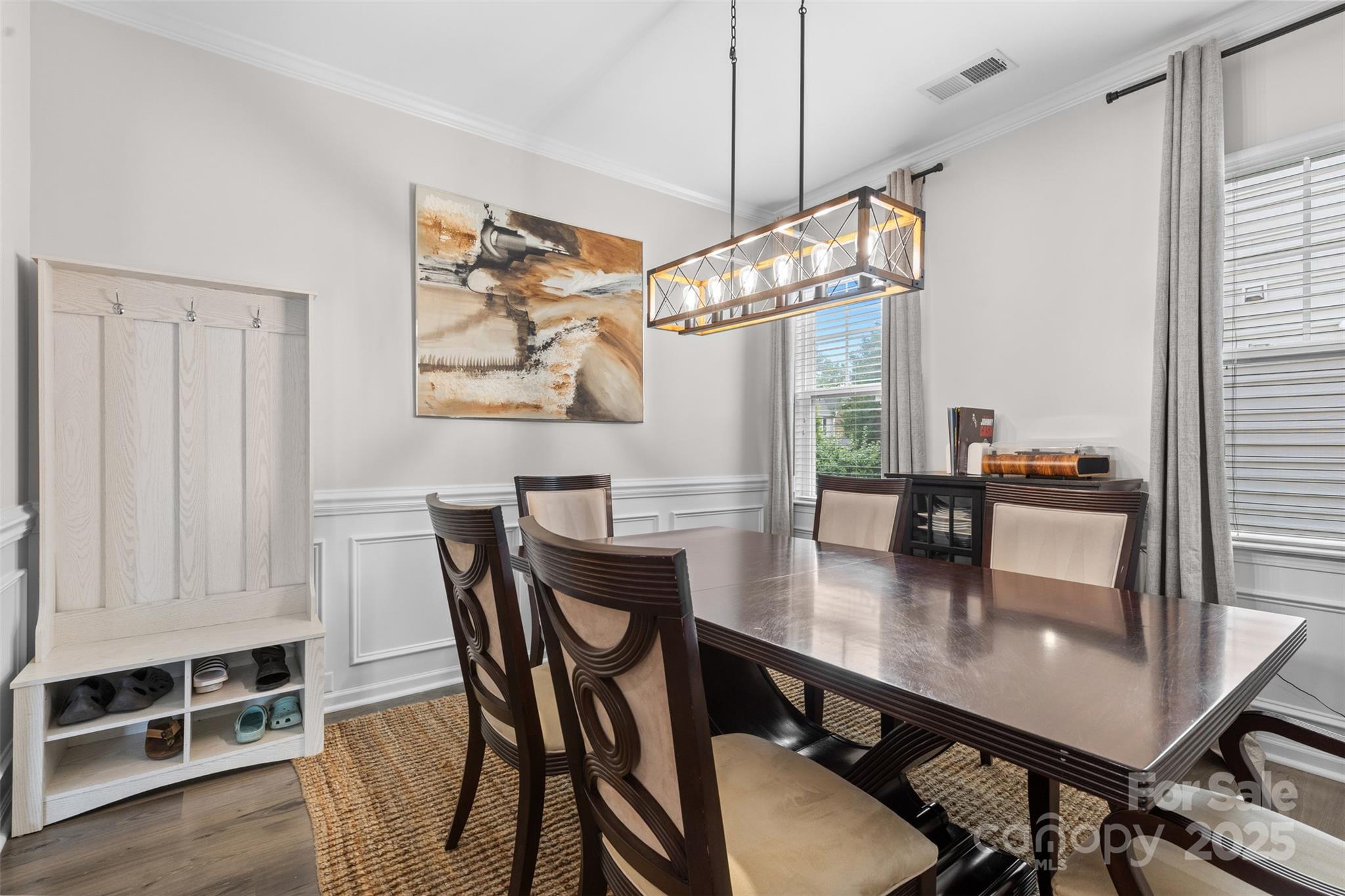 2042 Newport Drive Property Photo 6