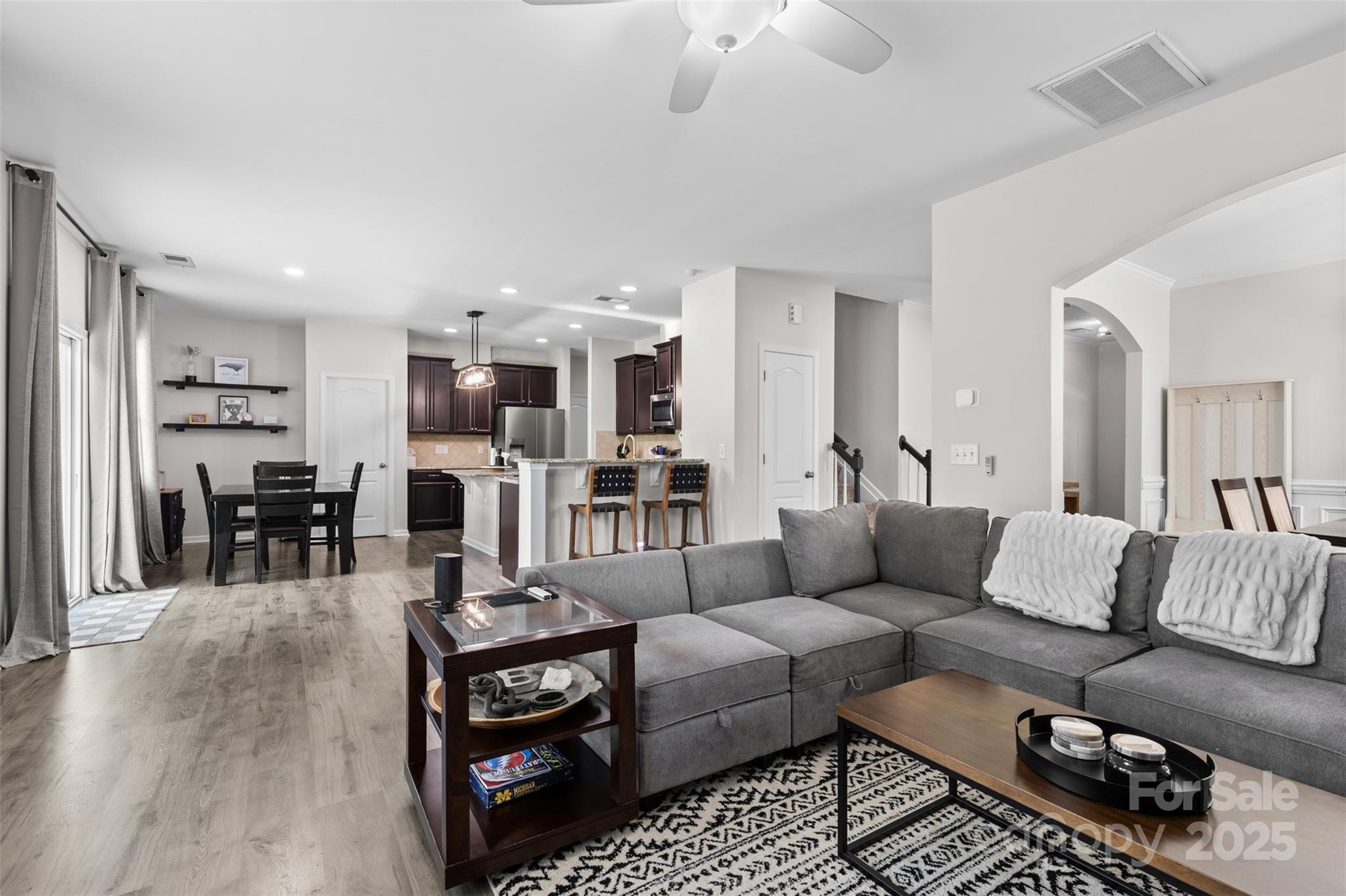 2042 Newport Drive Property Photo 11