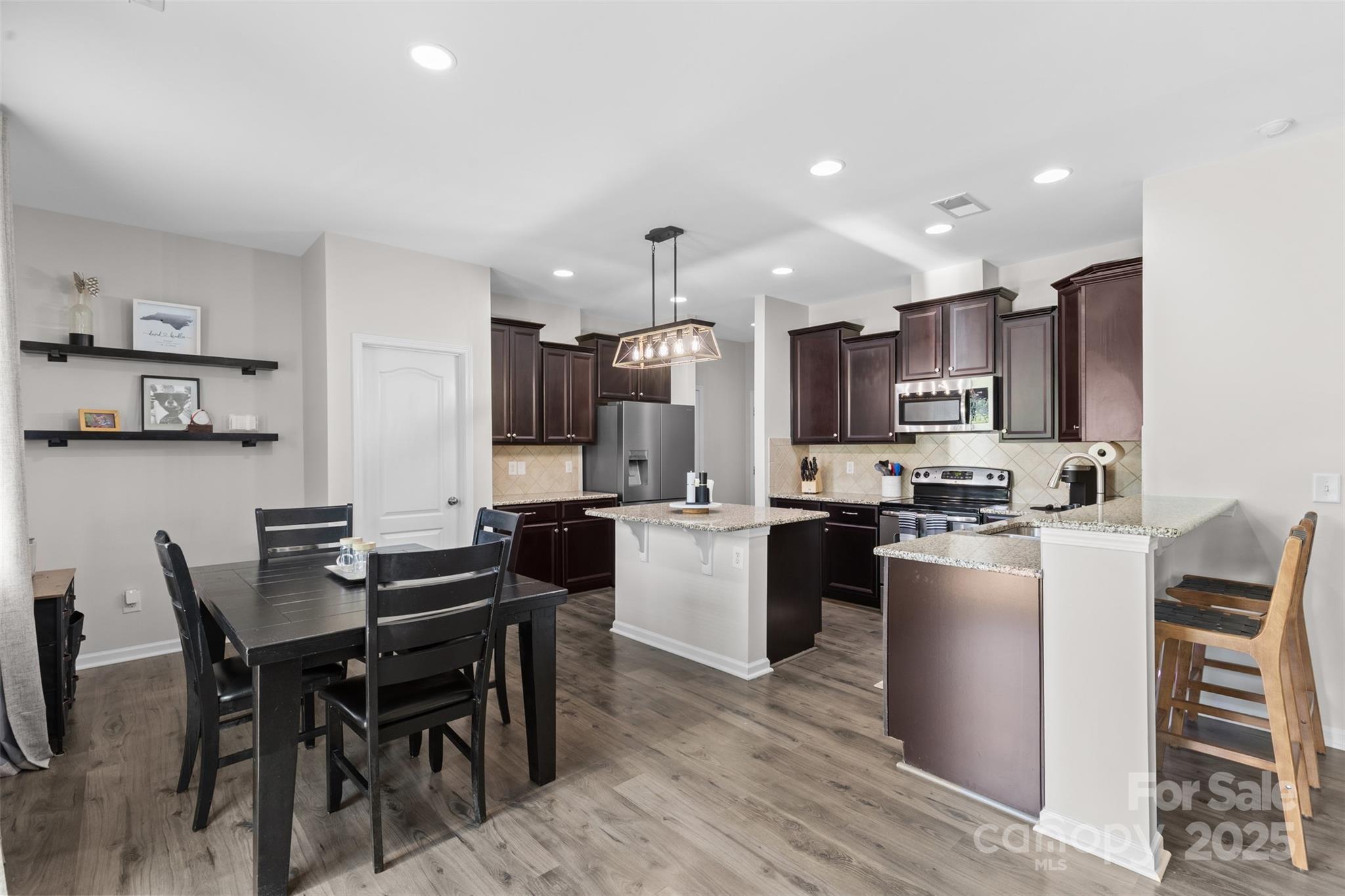 2042 Newport Drive Property Photo 14