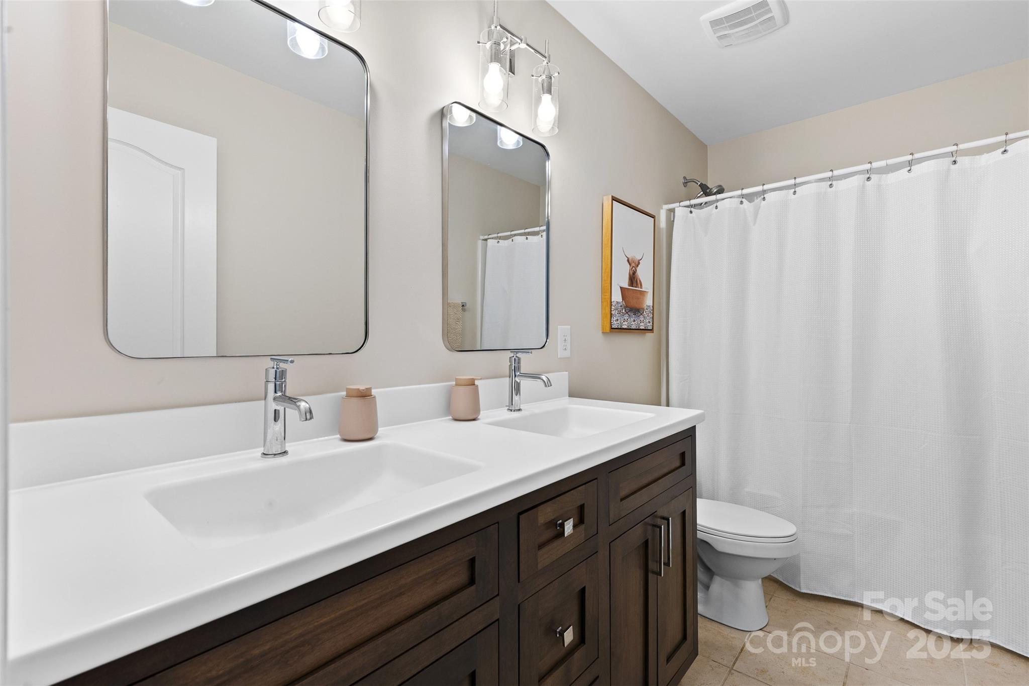 2042 Newport Drive Property Photo 25