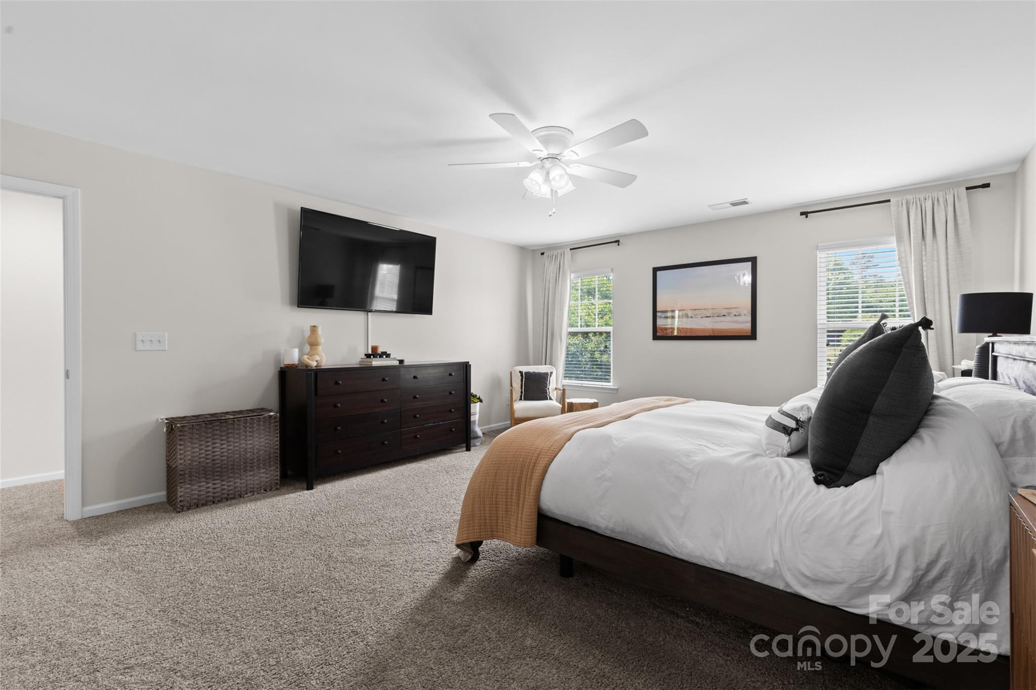 2042 Newport Drive Property Photo 28