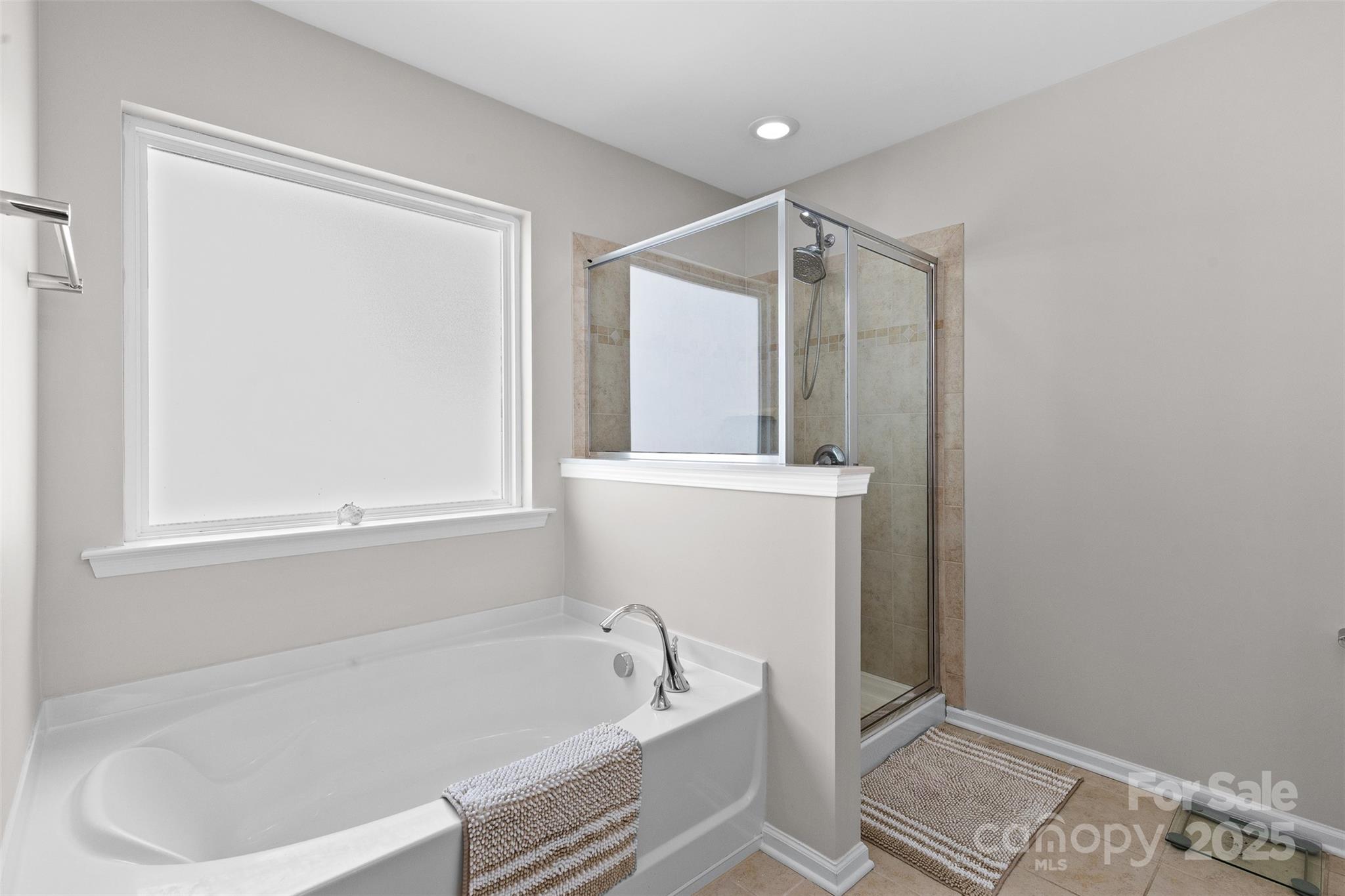 2042 Newport Drive Property Photo 31