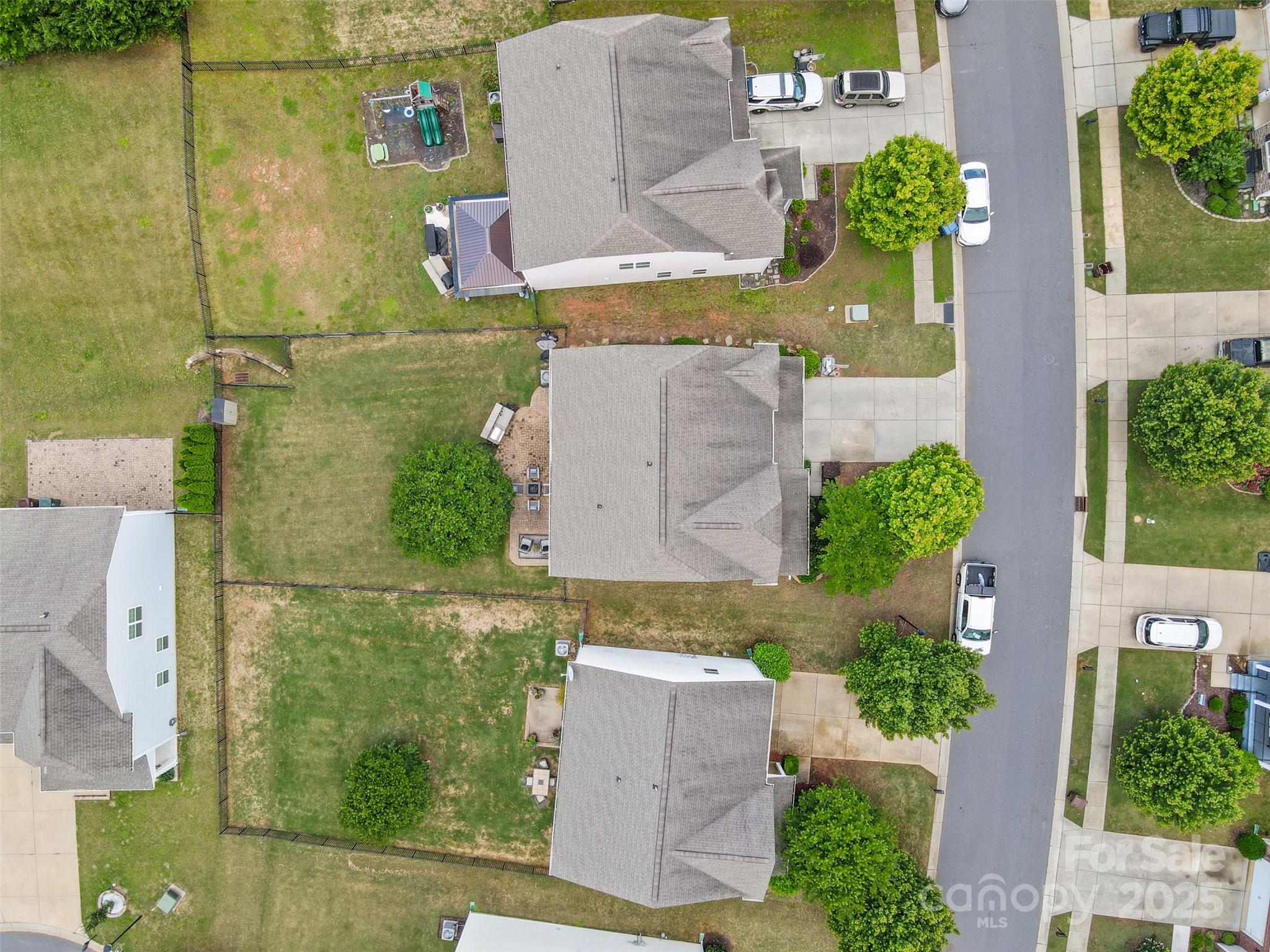 2042 Newport Drive Property Photo 38