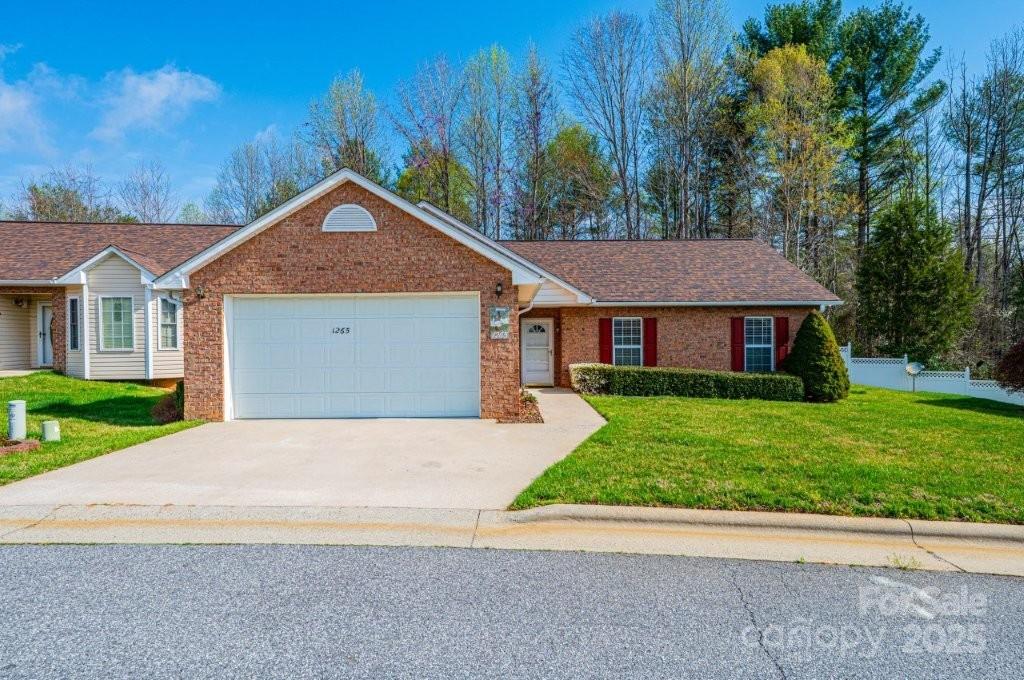 1265 Wexford Village Circle Property Photo 2