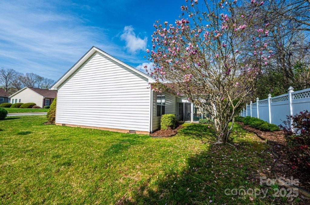1265 Wexford Village Circle Property Photo 4