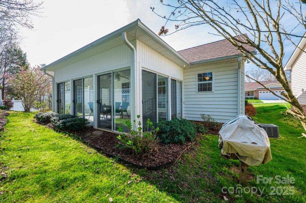 1265 Wexford Village Circle Property Photo 6
