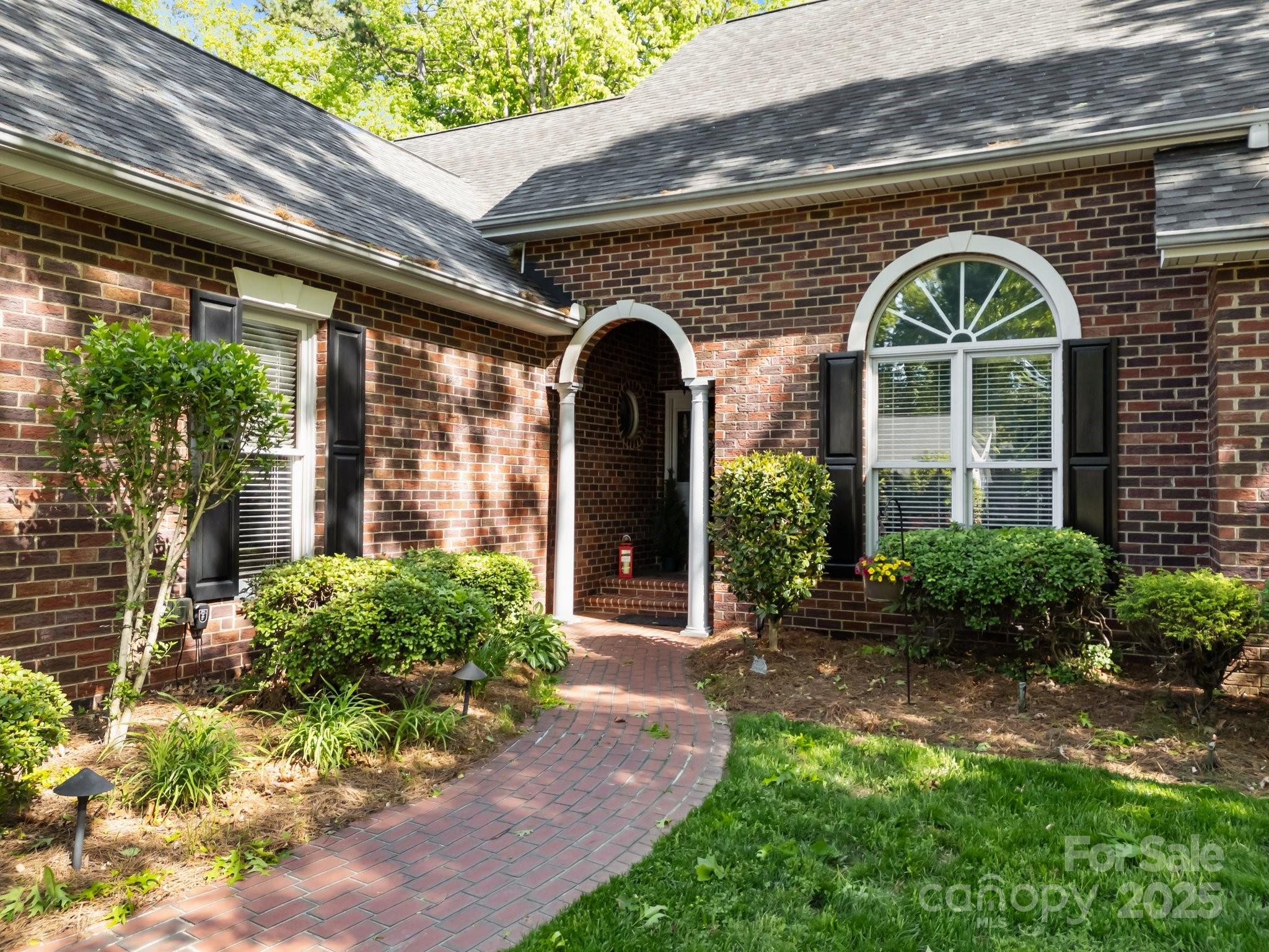 617 Peace Haven Road Property Photo 3