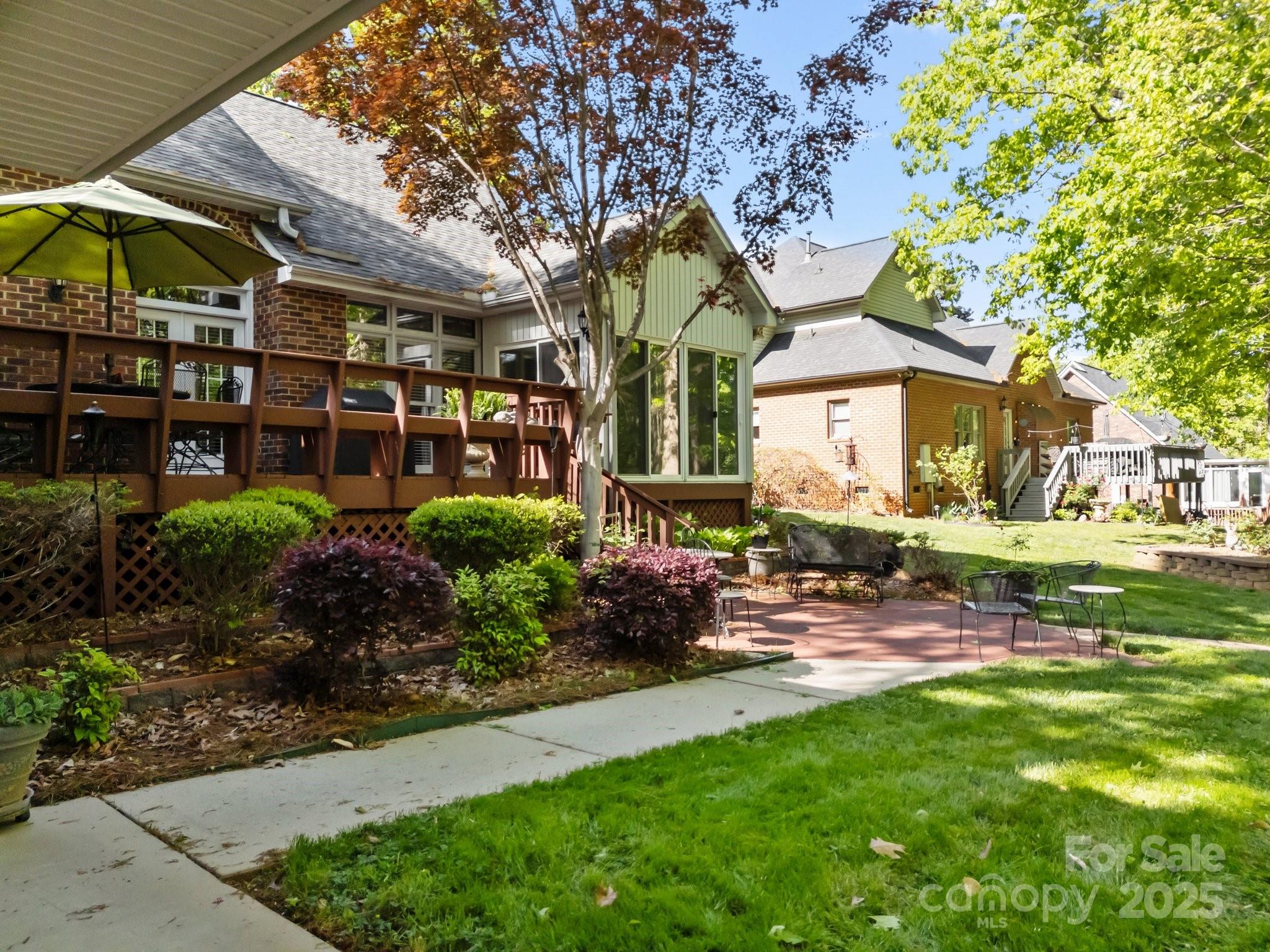 617 Peace Haven Road Property Photo 5