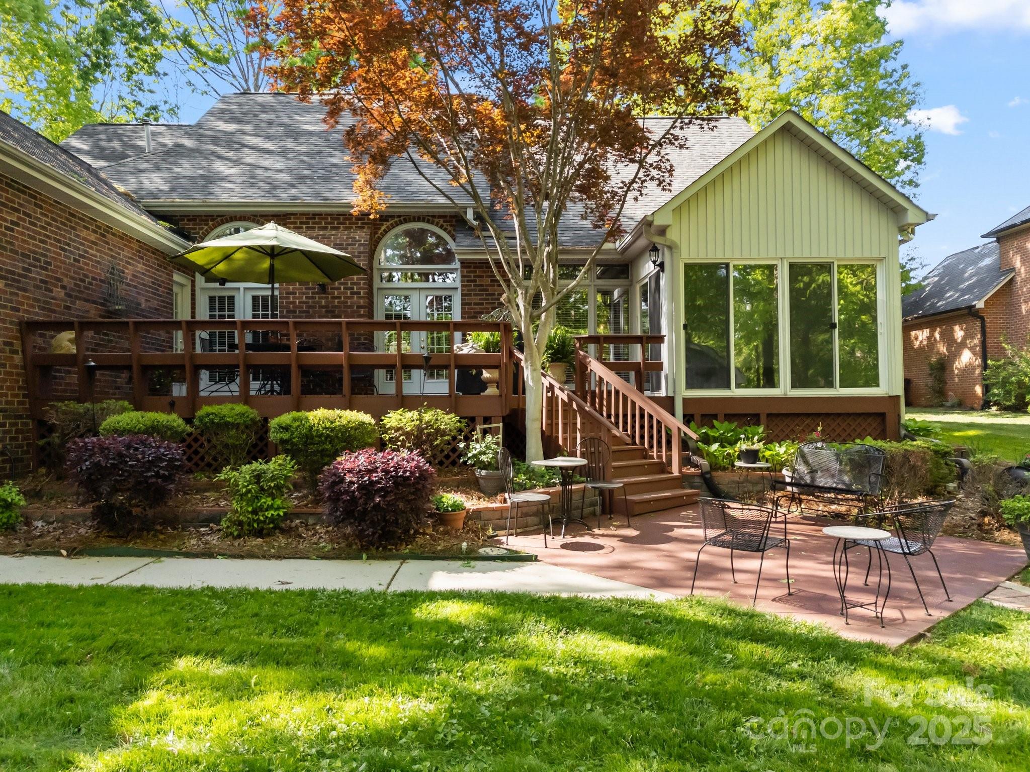 617 Peace Haven Road Property Photo 6