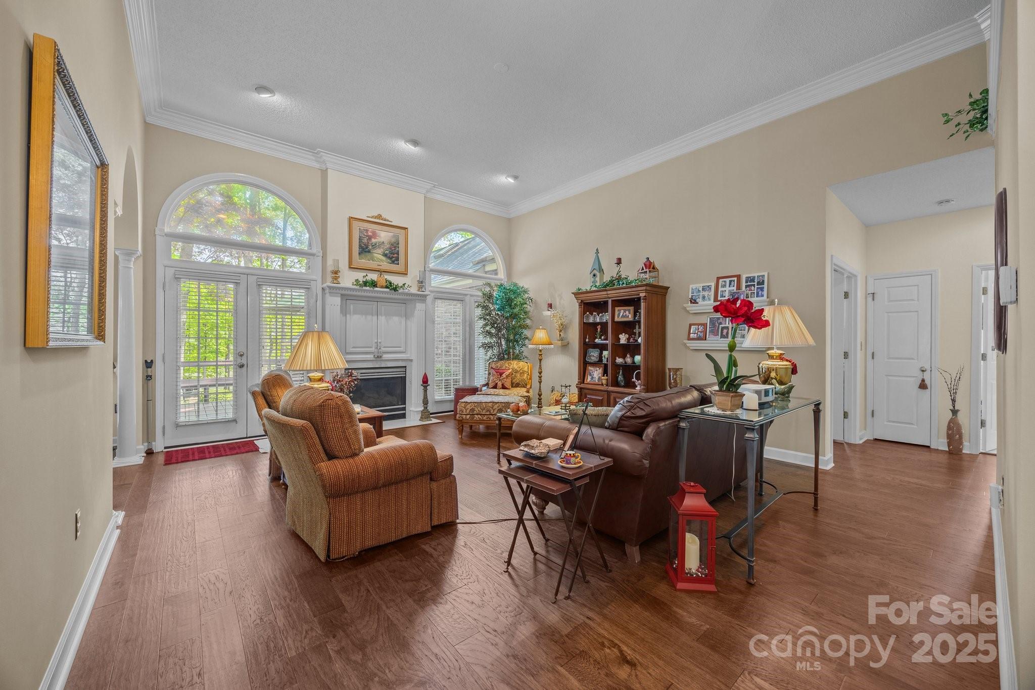 617 Peace Haven Road Property Photo 8