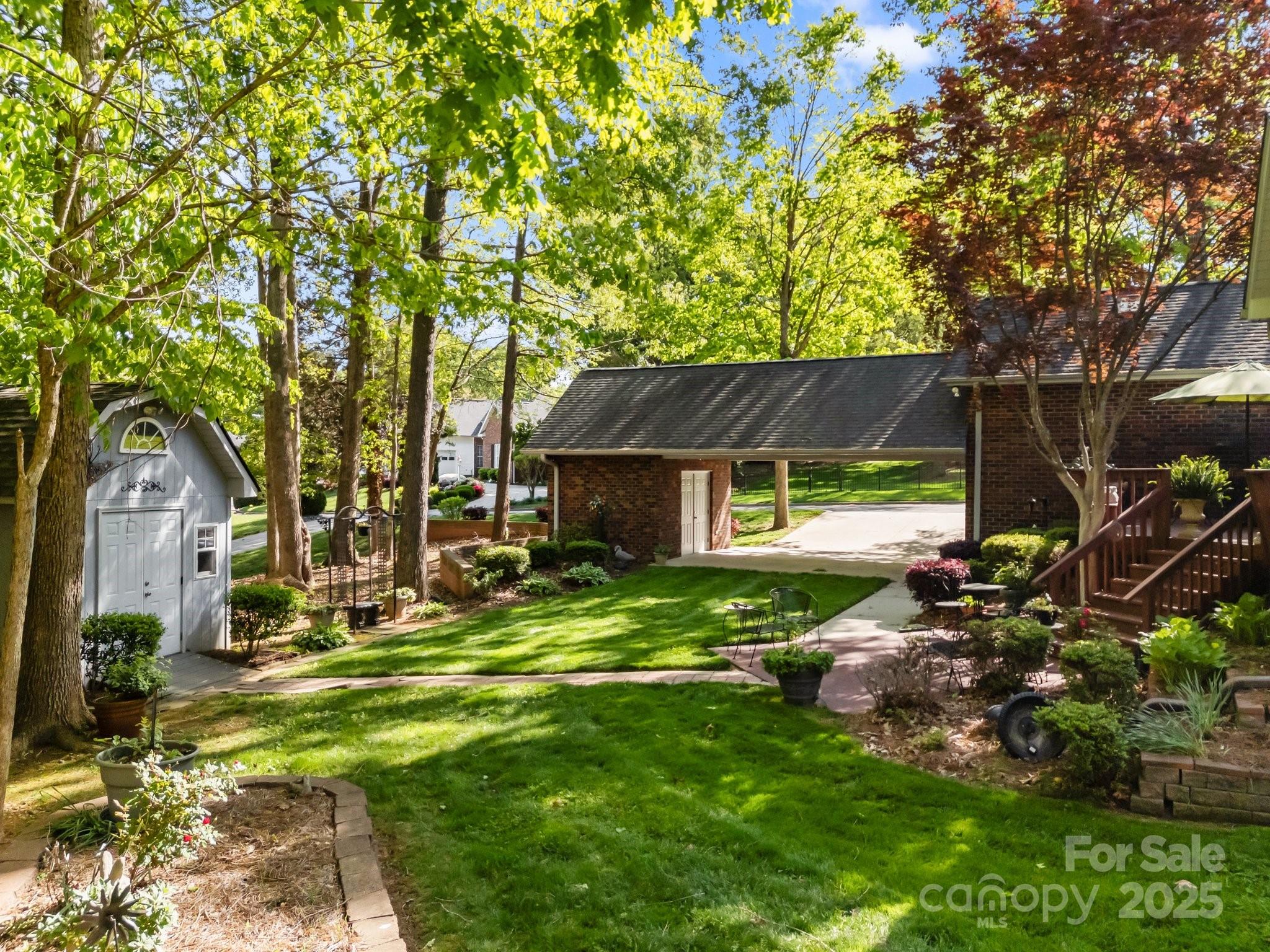 617 Peace Haven Road Property Photo 28