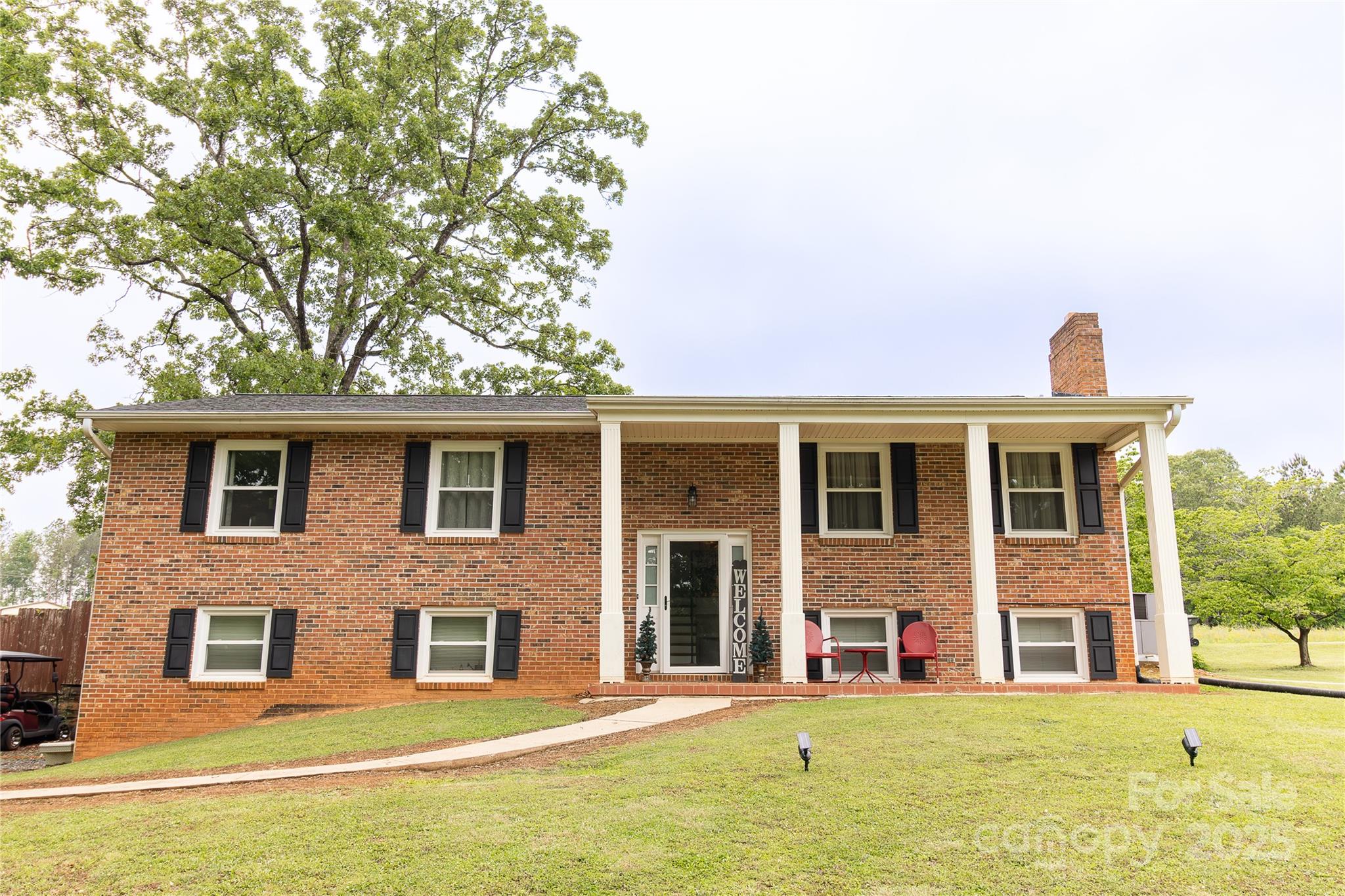 1352 W Cherokee Street Property Photo