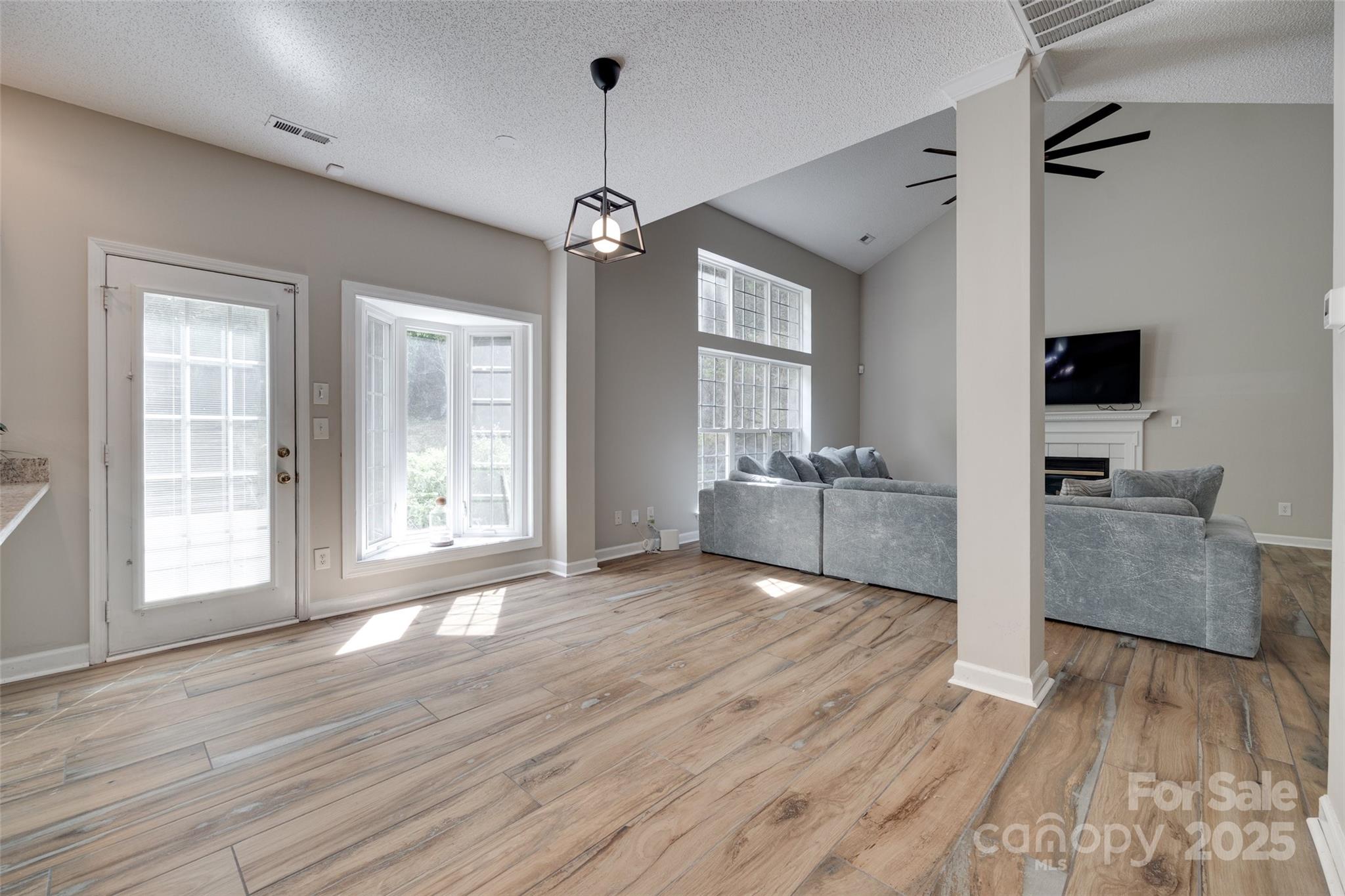 12719 Vantage Point Lane Property Photo 14