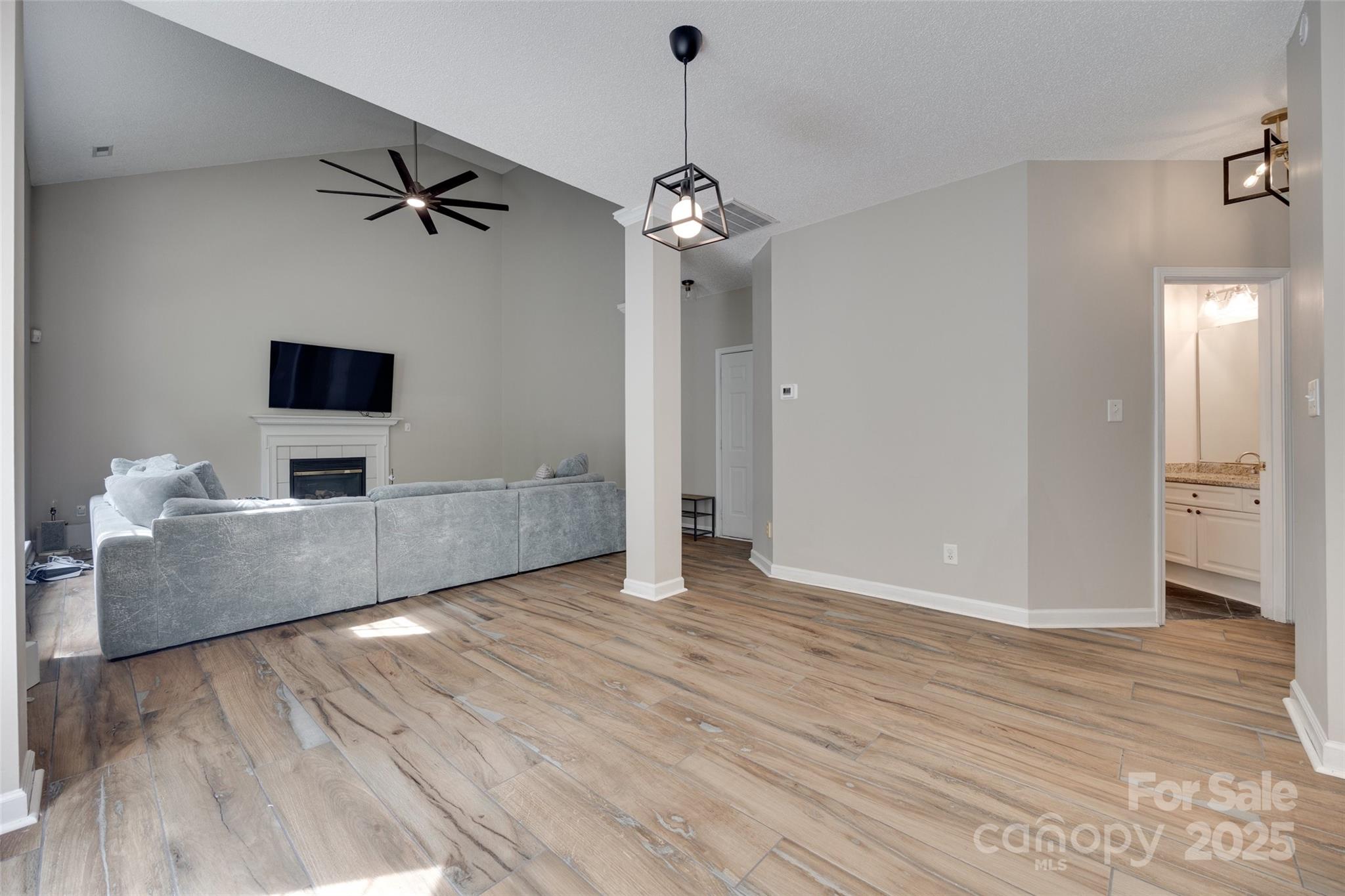 12719 Vantage Point Lane Property Photo 16