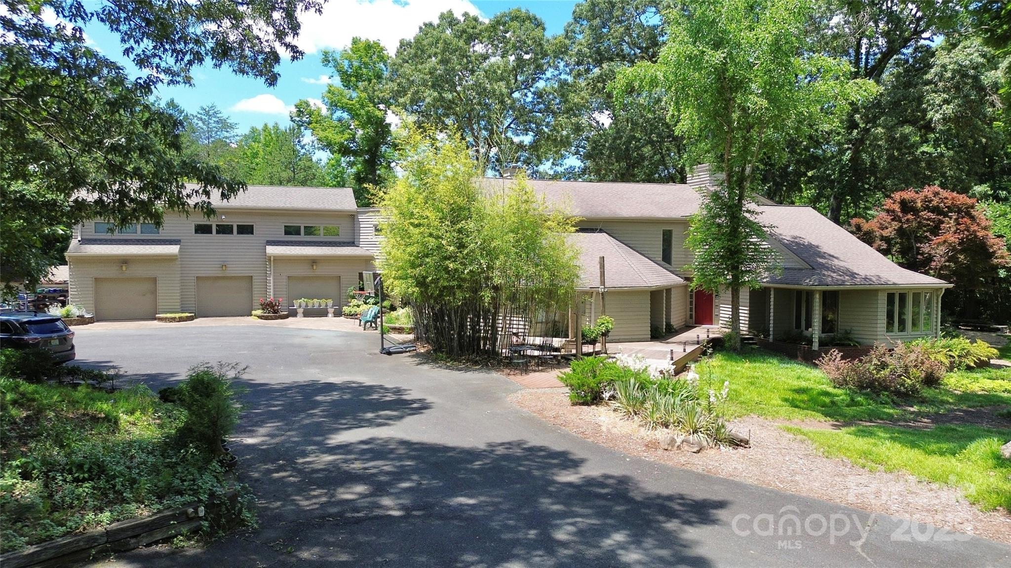 9625 Surface Hill Road Property Photo