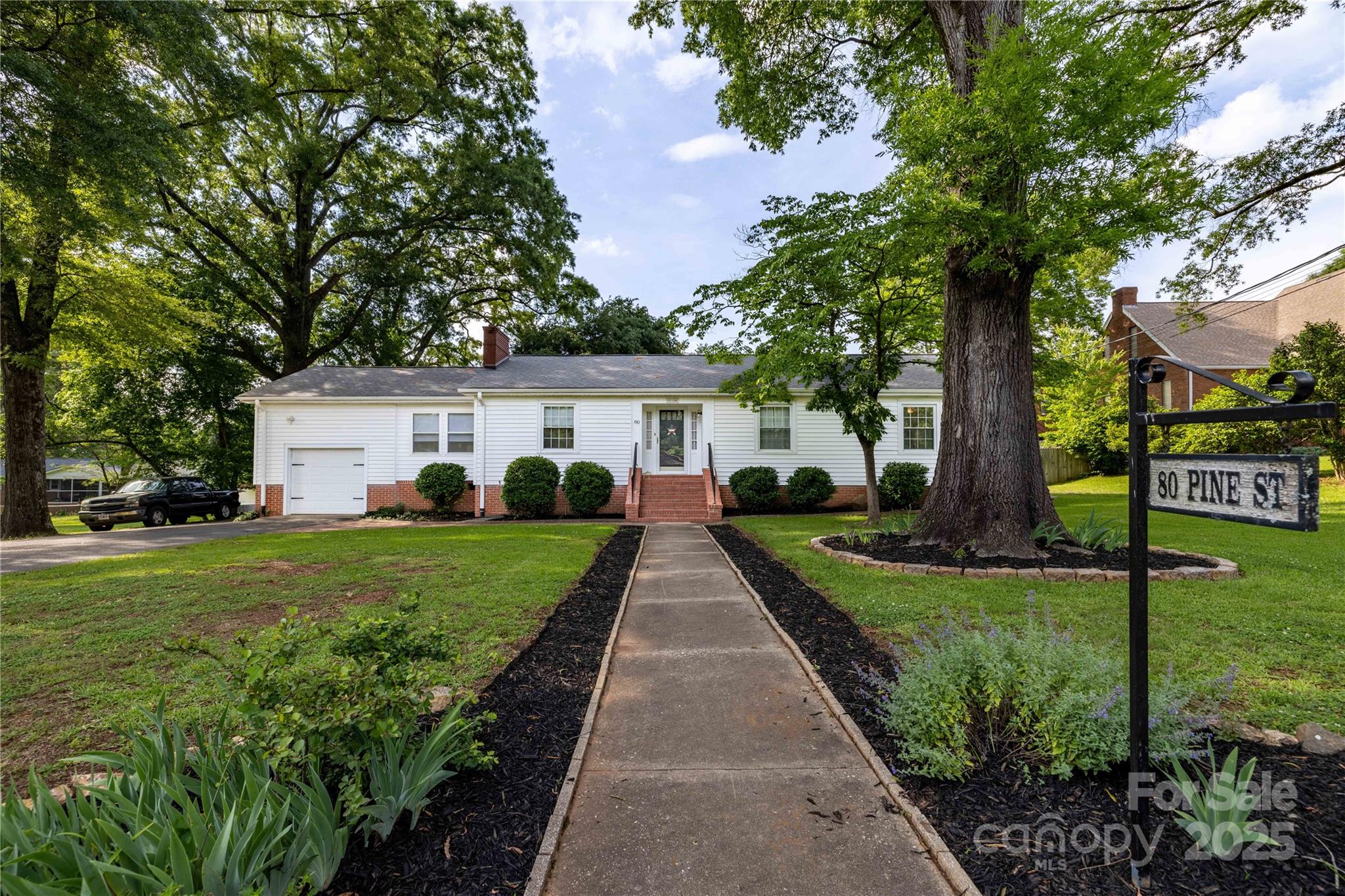 80 Pine Street Property Photo