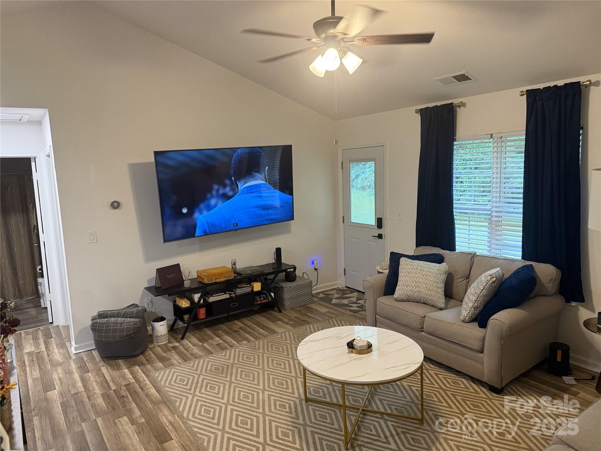 1623 Flagler Lane Property Photo 2