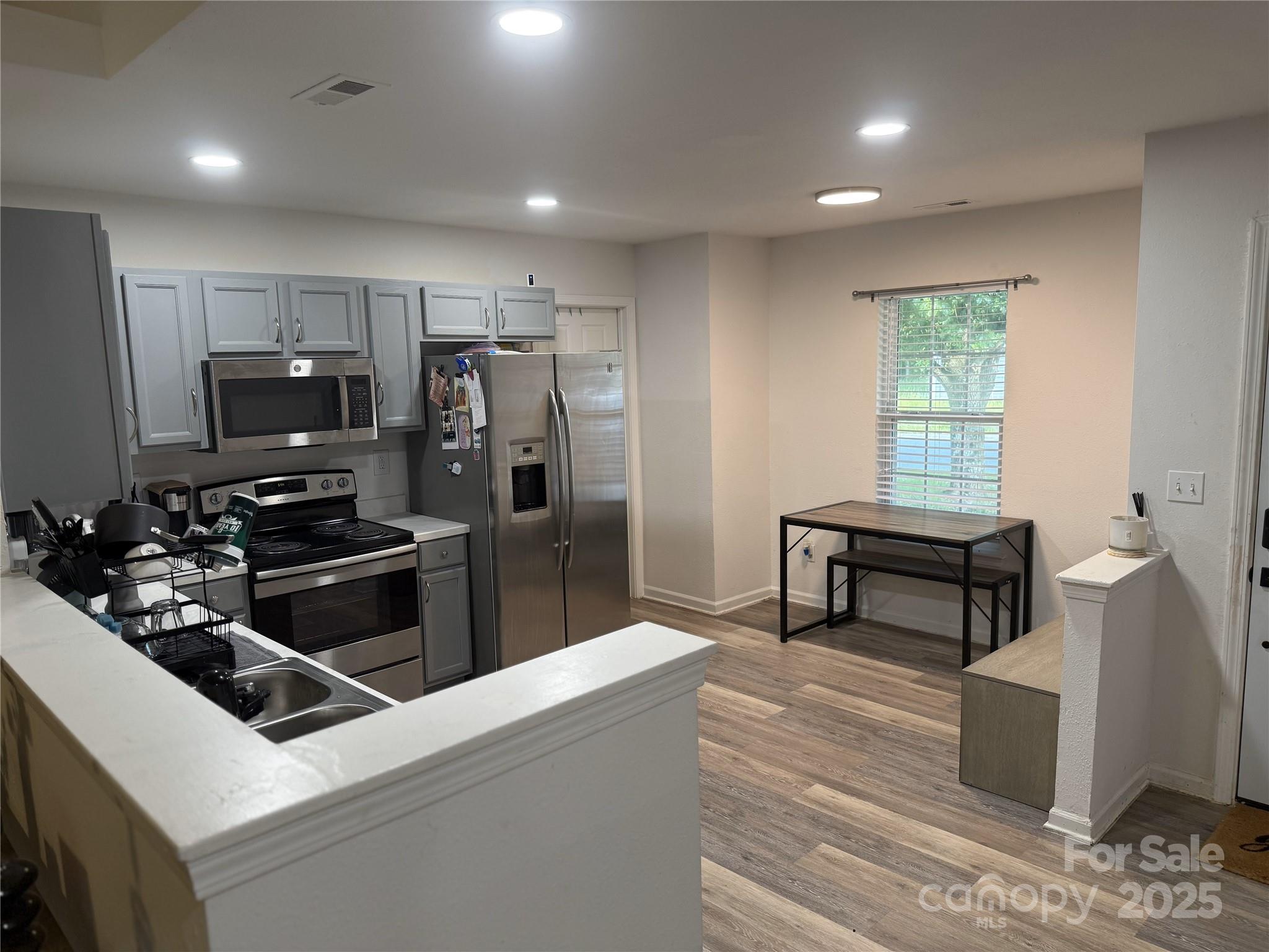 1623 Flagler Lane Property Photo 4