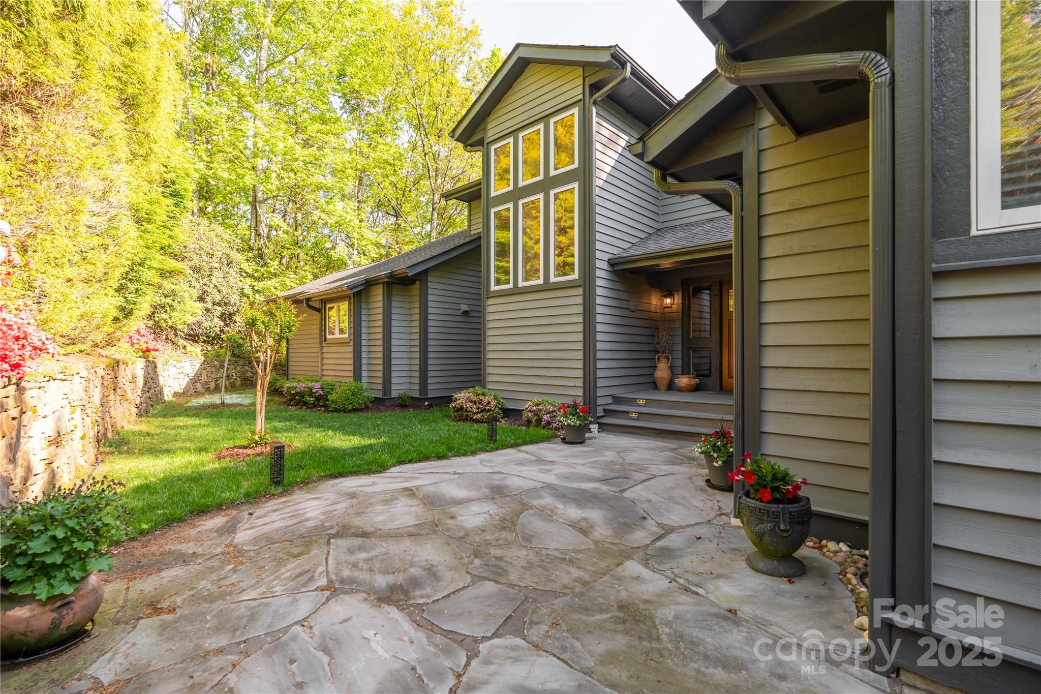 107 Spruce Lane Property Photo
