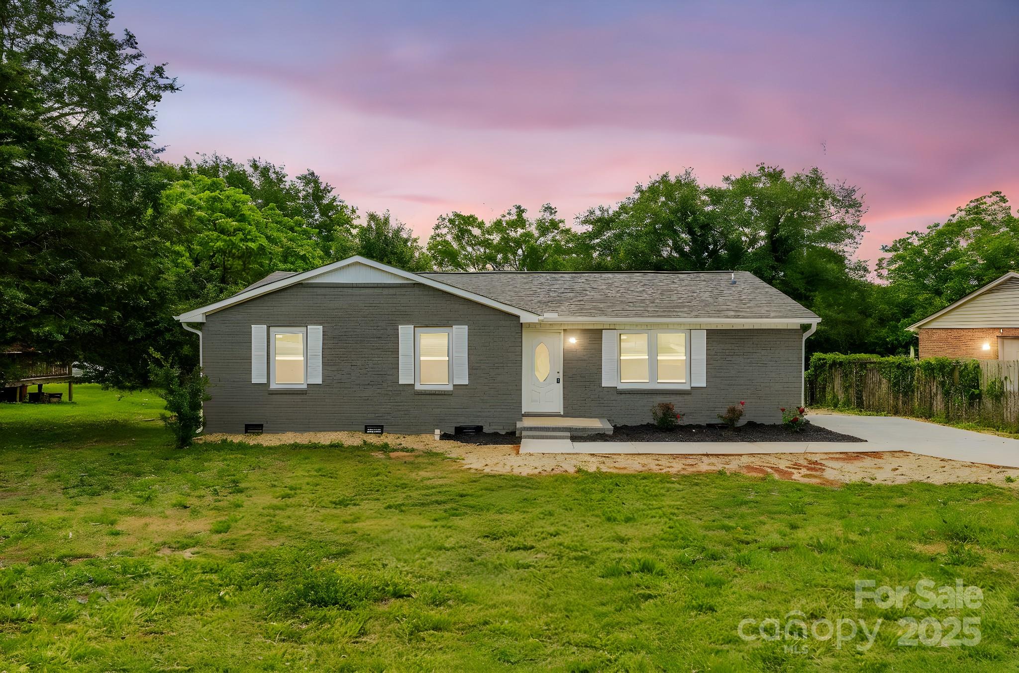 2511 Linwood Road Property Photo