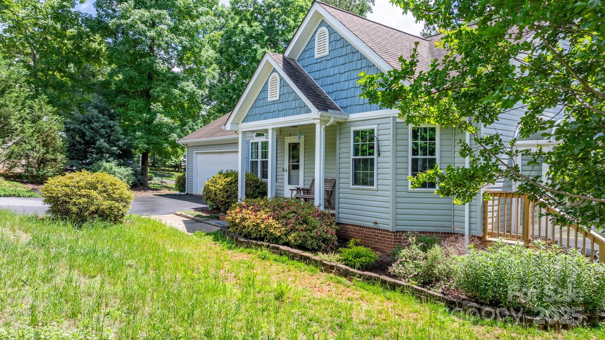 109 Gatwick Court Property Photo 3