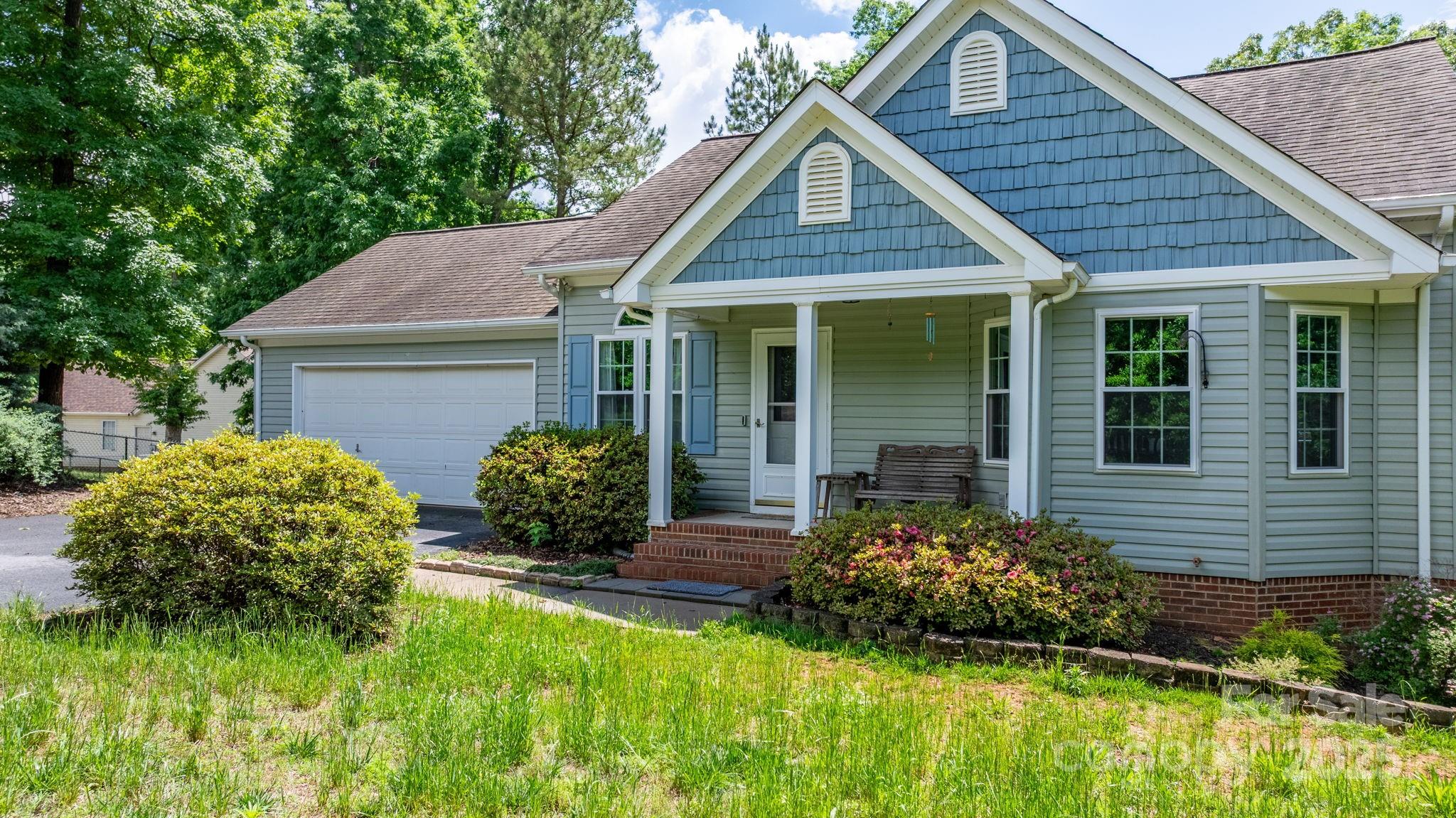 109 Gatwick Court Property Photo 5