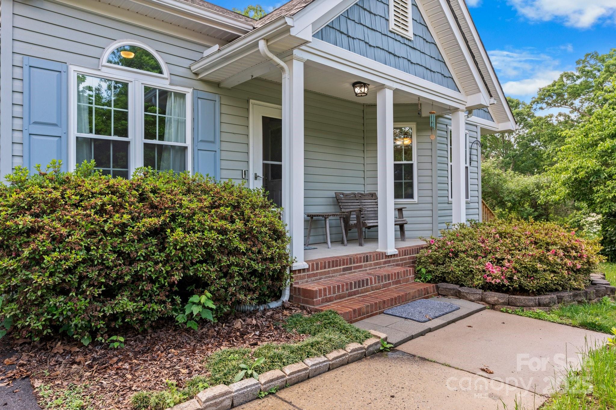 109 Gatwick Court Property Photo 7