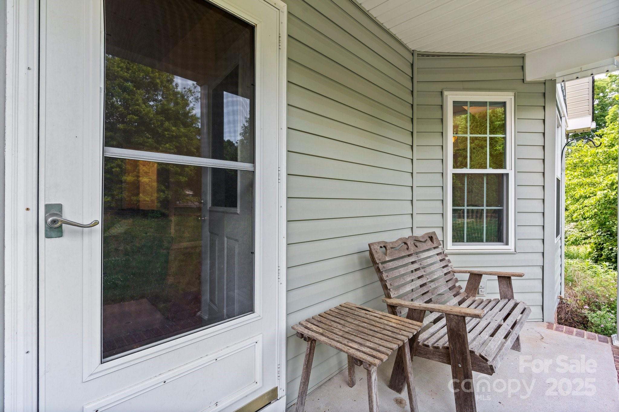 109 Gatwick Court Property Photo 8