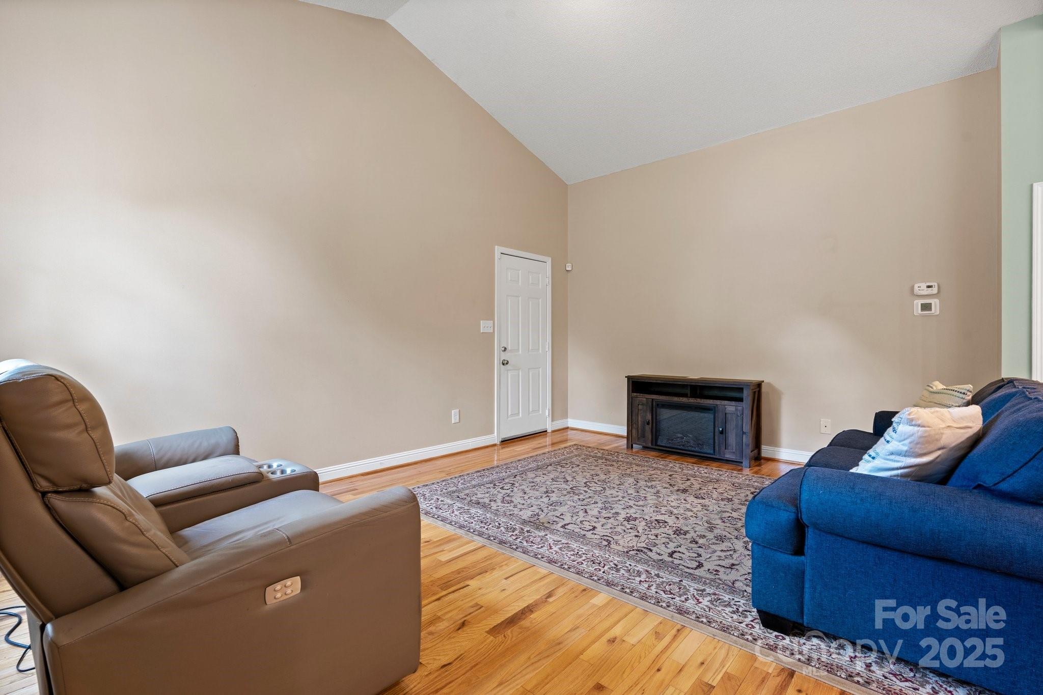 109 Gatwick Court Property Photo 9