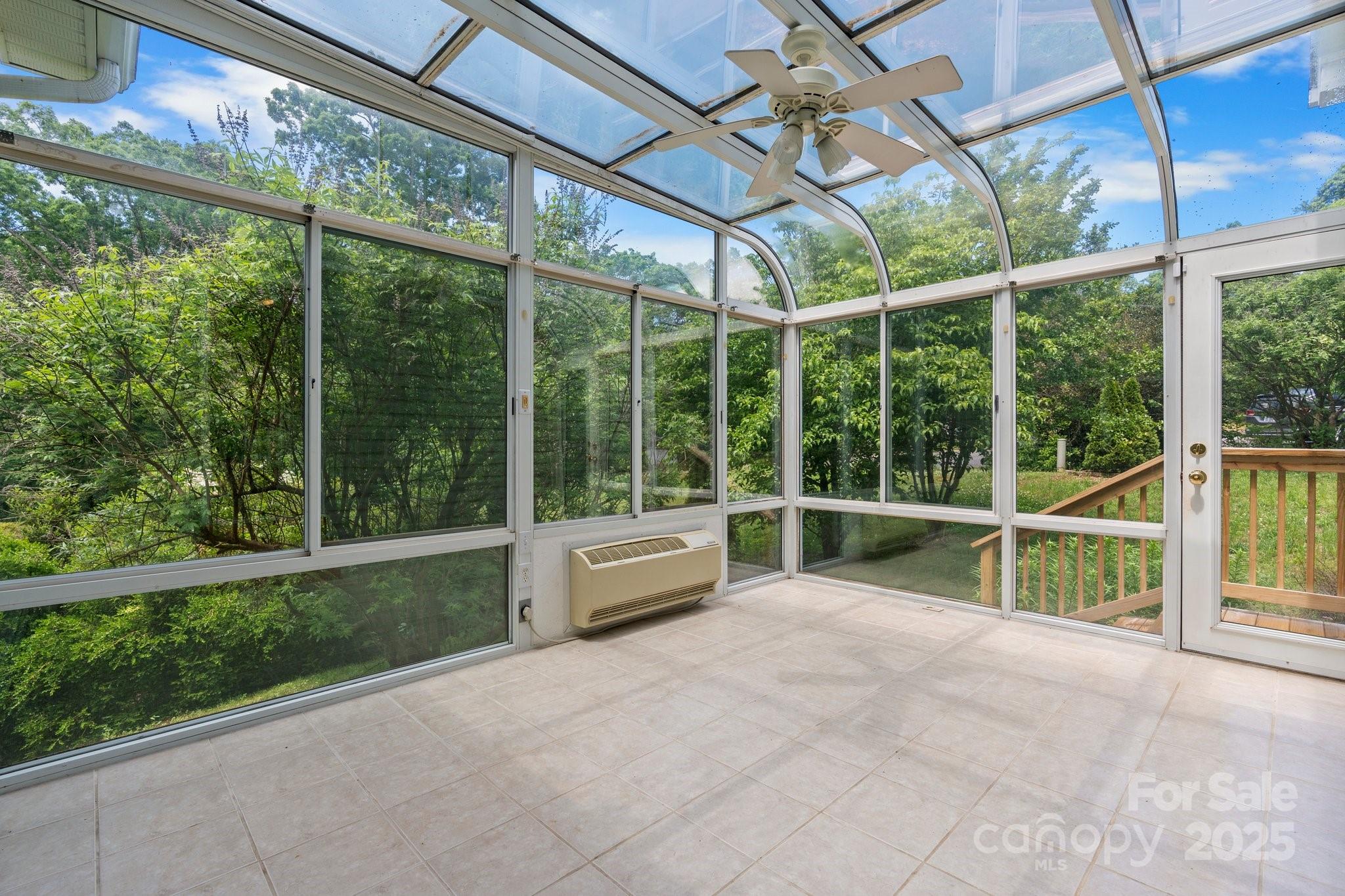 109 Gatwick Court Property Photo 18