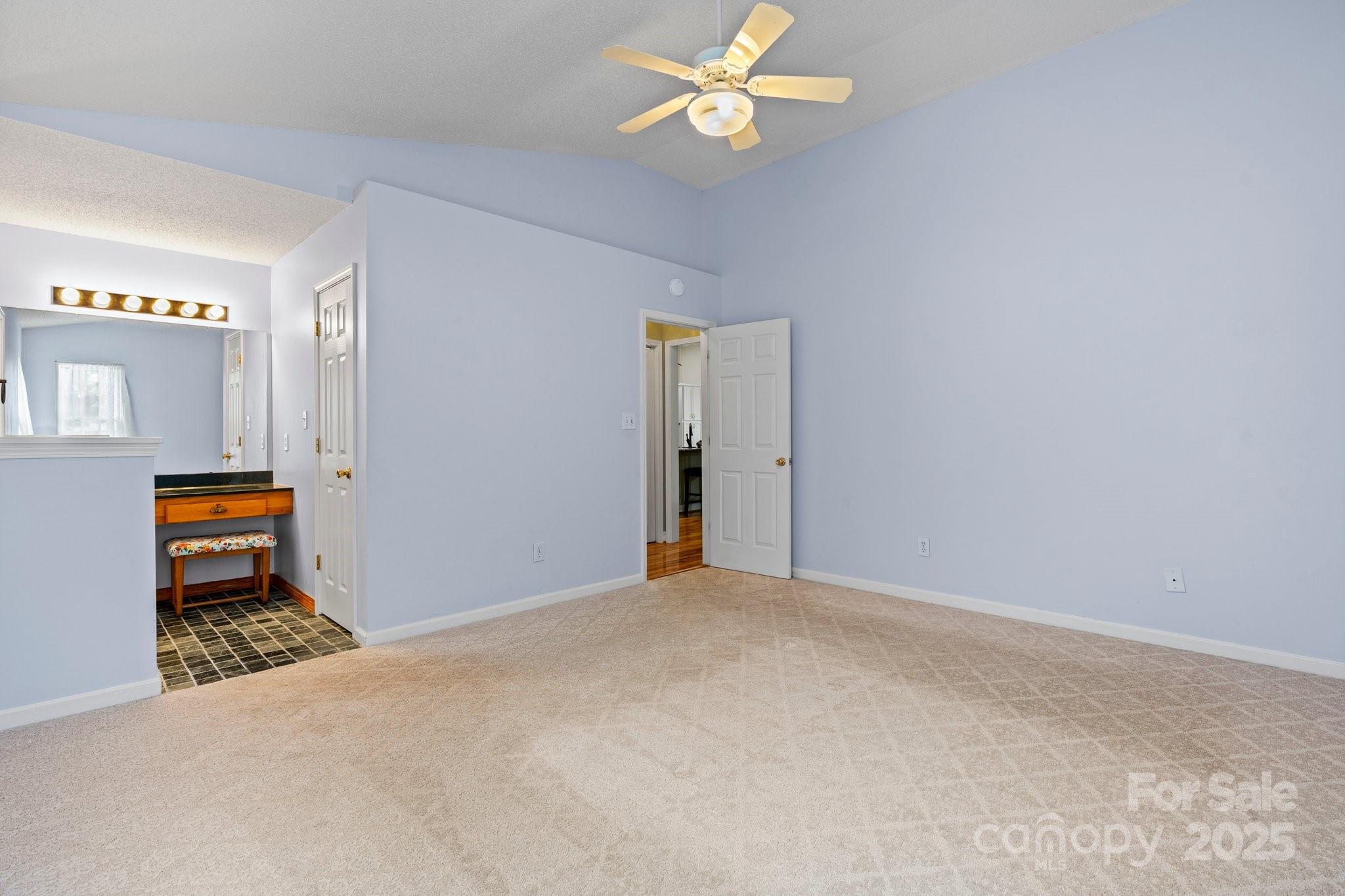 109 Gatwick Court Property Photo 20