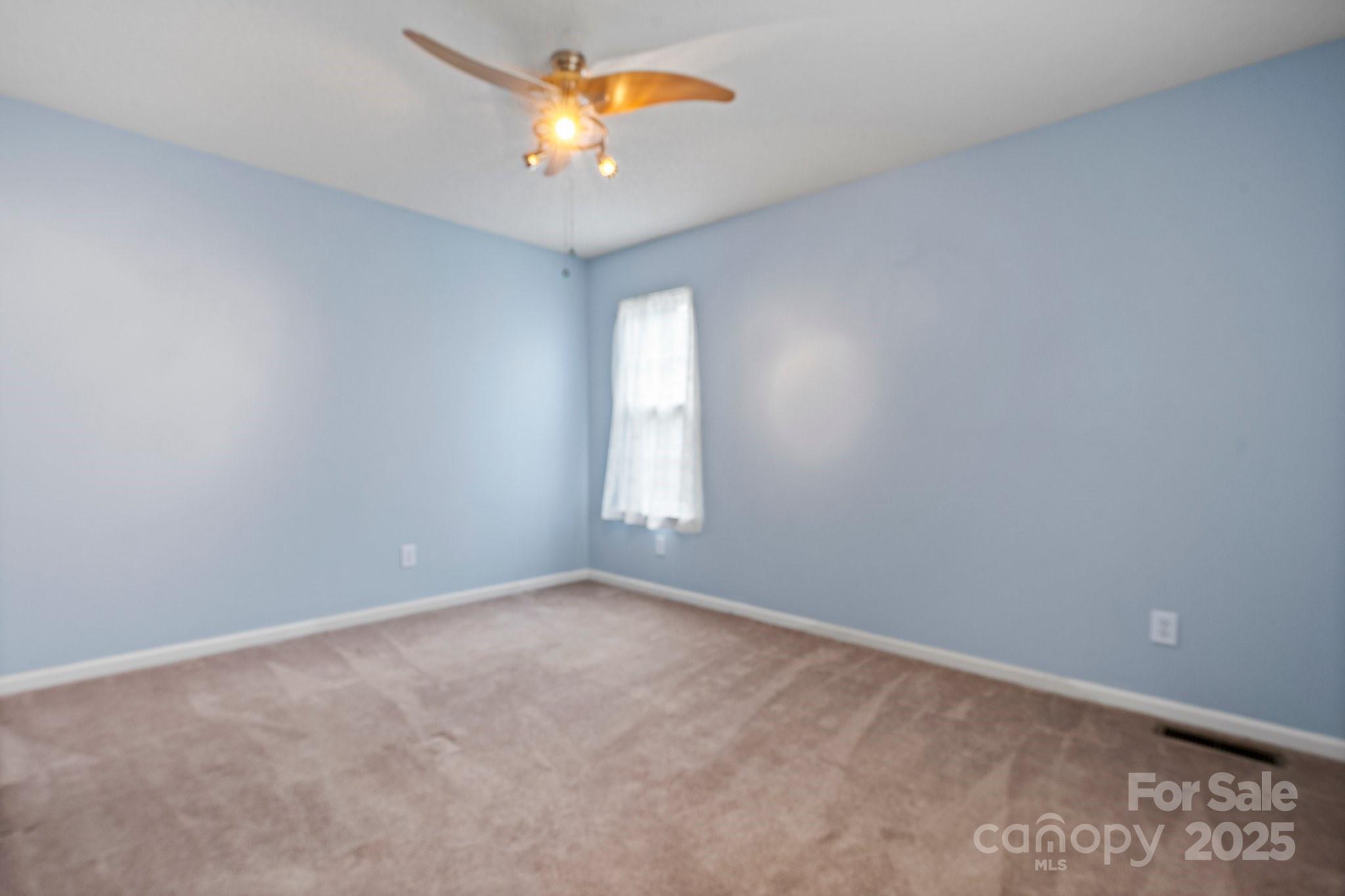 109 Gatwick Court Property Photo 23