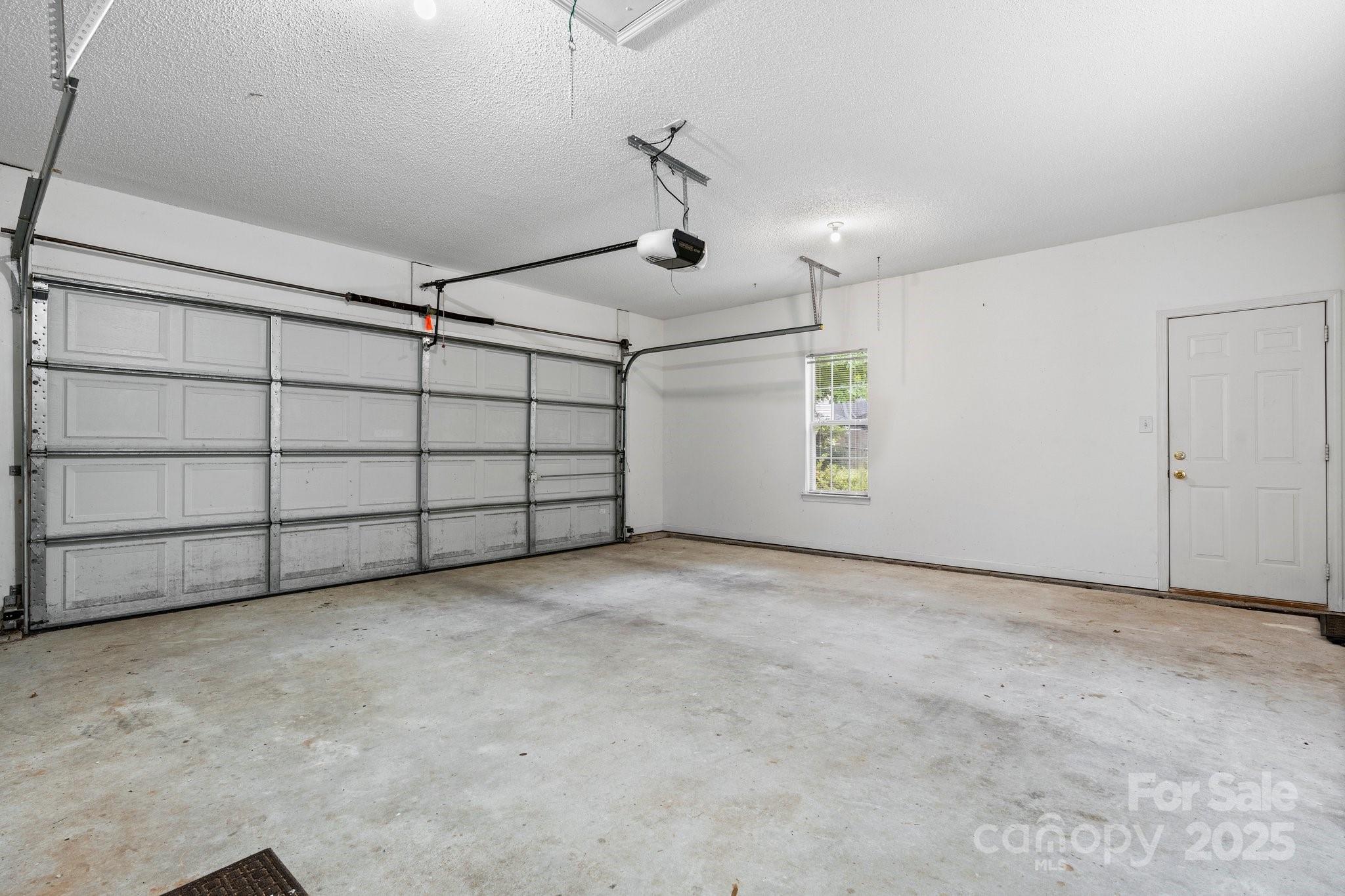 109 Gatwick Court Property Photo 27